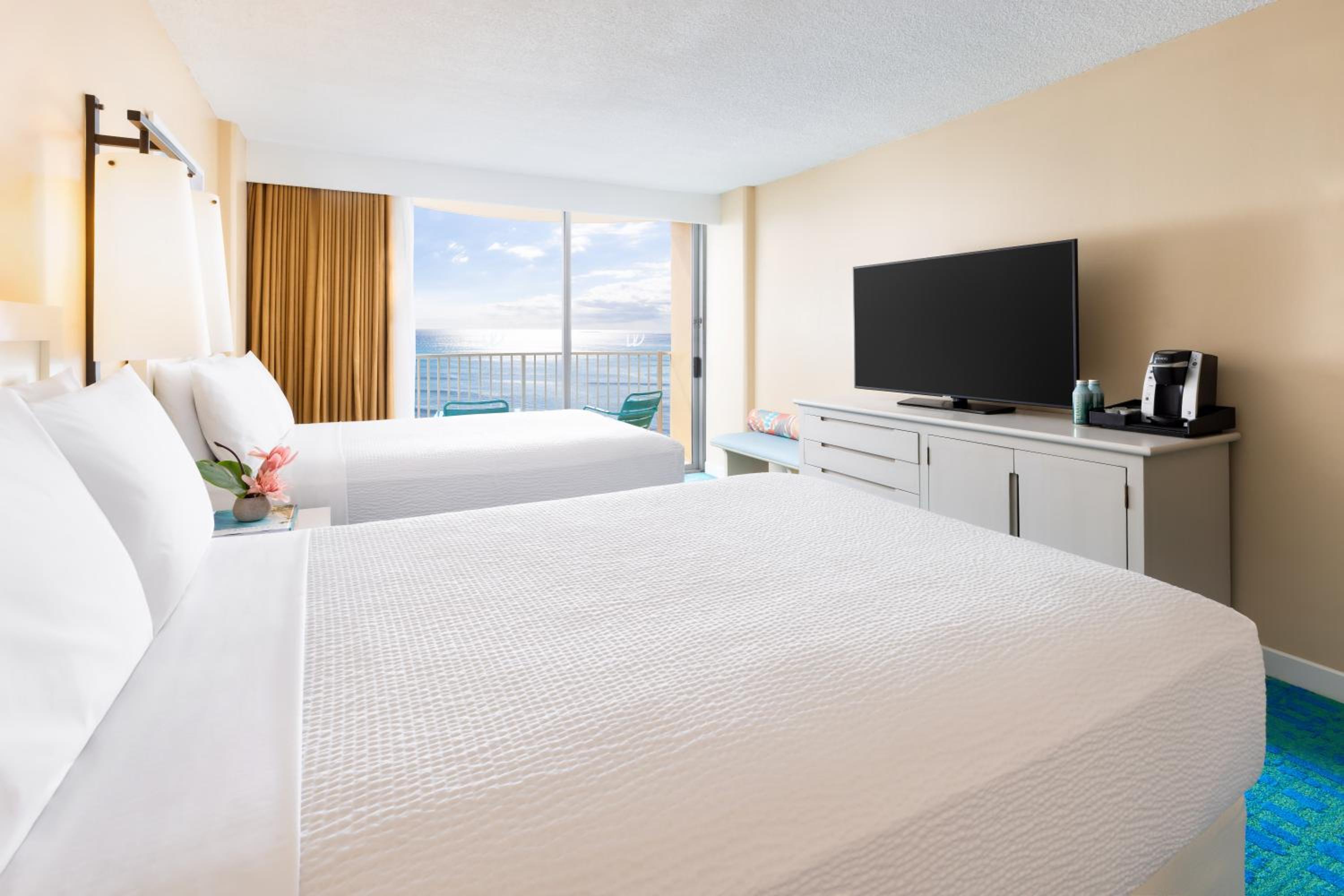 Premier Double Room with Oceanfront View - Photo 4