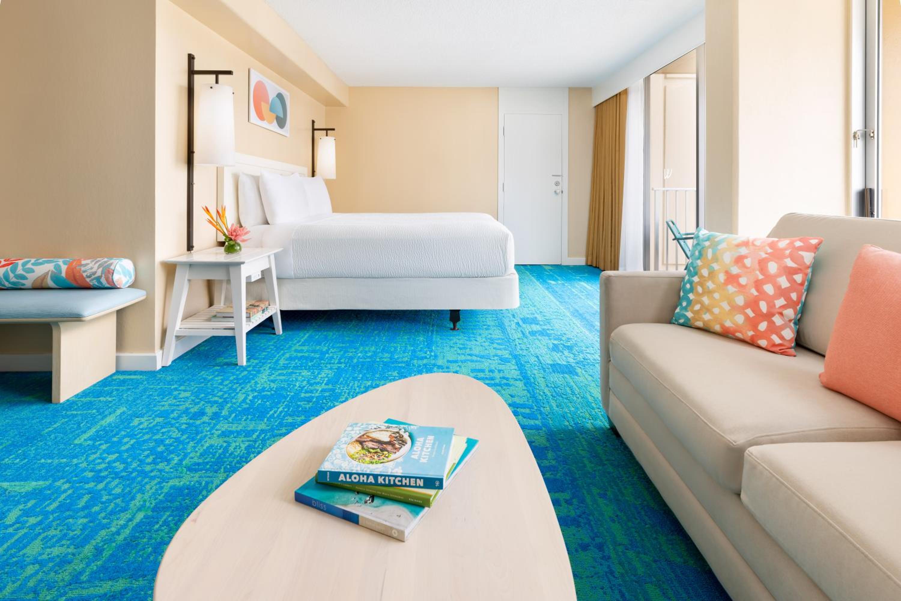 Junior Suite with King Bed - Photo 2