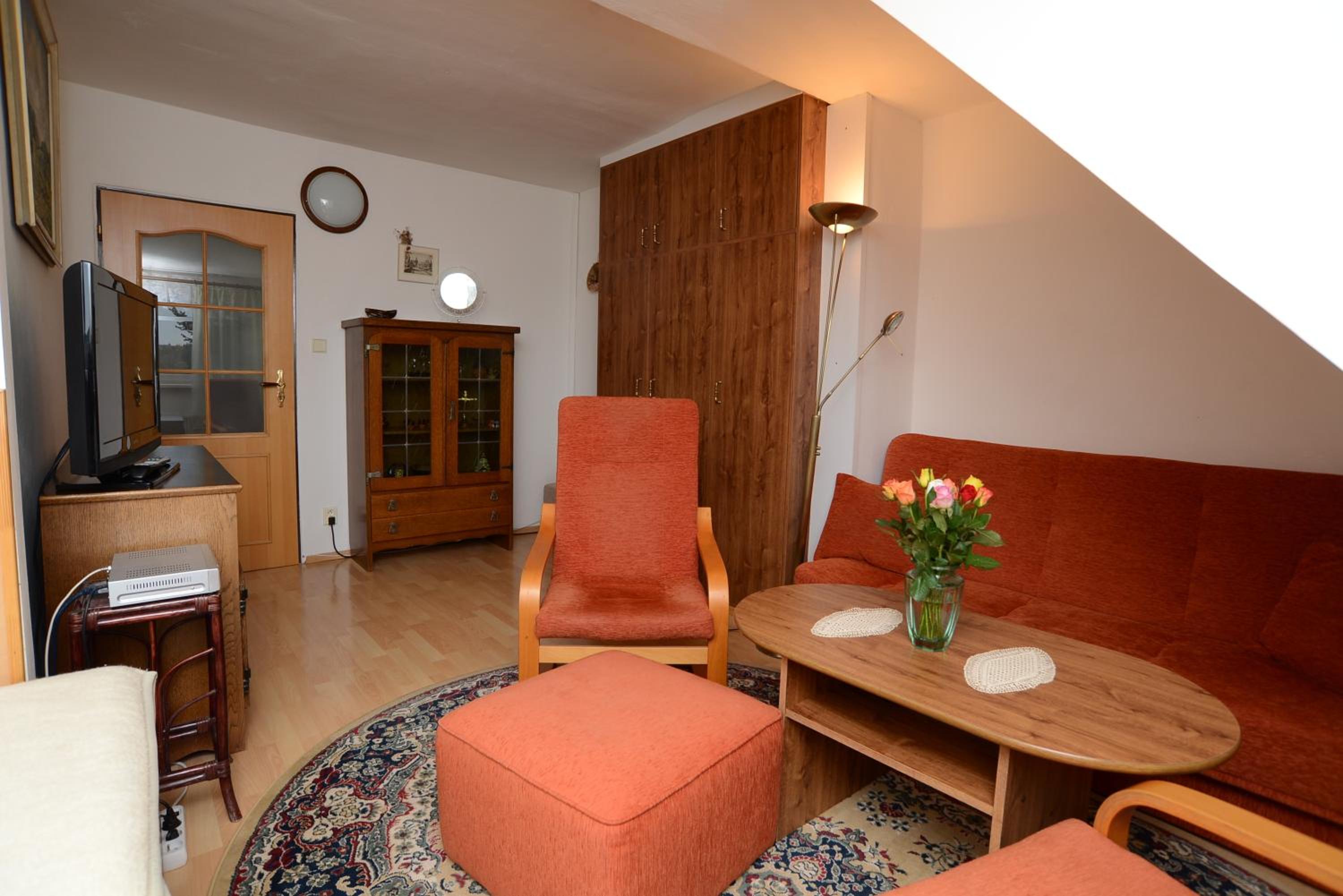 One-Bedroom Apartment photo 1