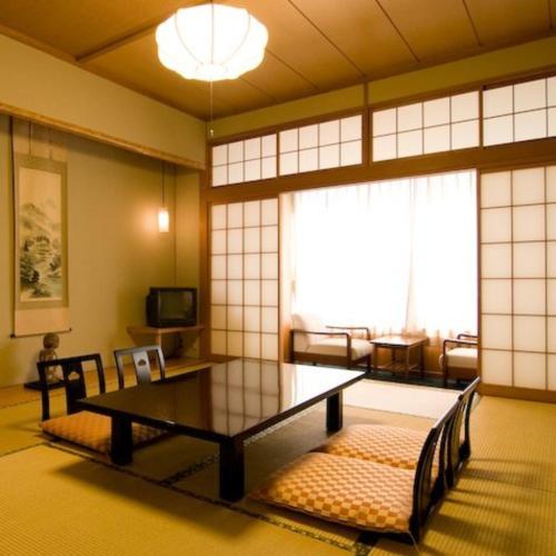 Japanese-Style  Room with Private Bathroom photo 1