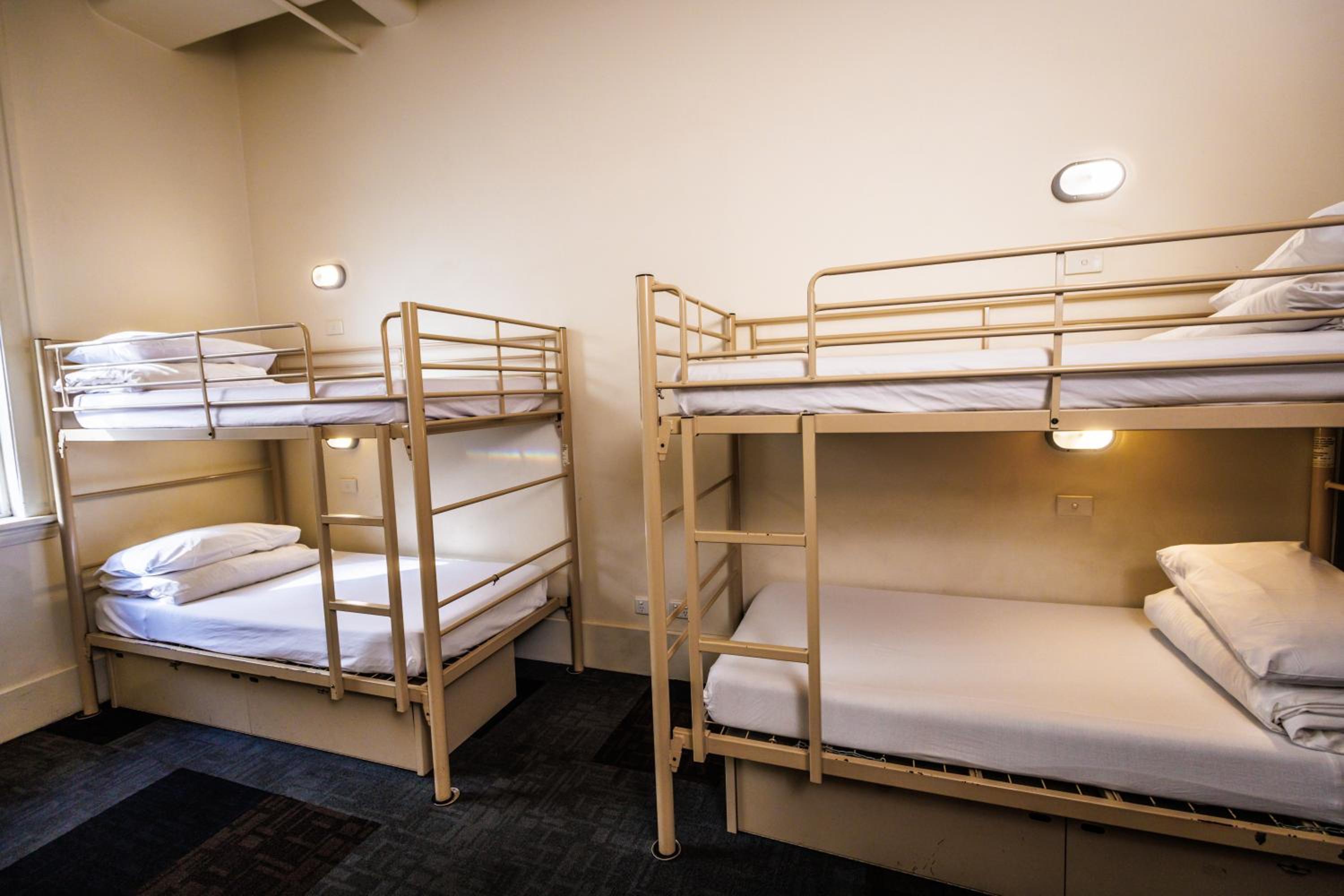 Bed in 4-Bed Mixed Dormitory Room with Shared Bathroom photo 2