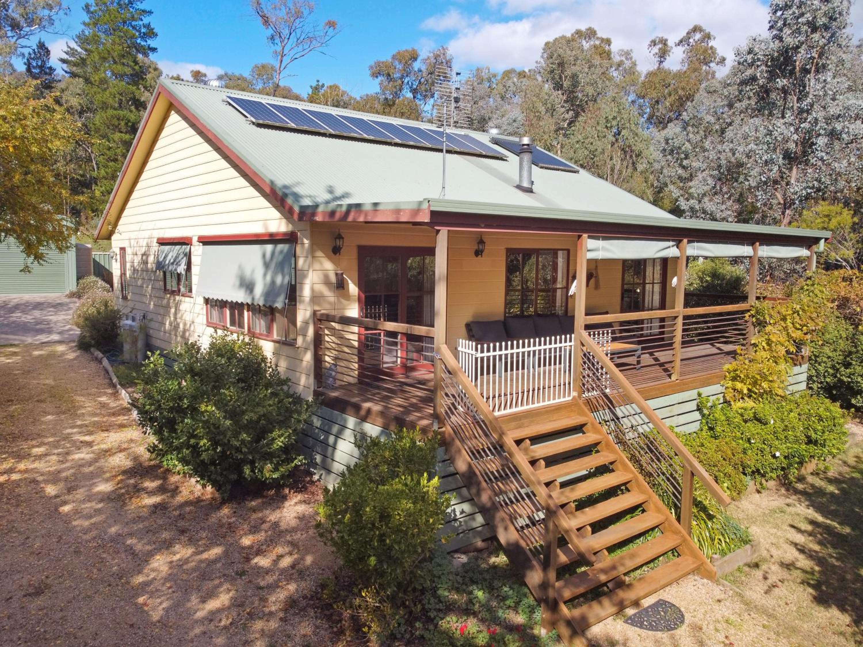 Three-Bedroom House photo 2