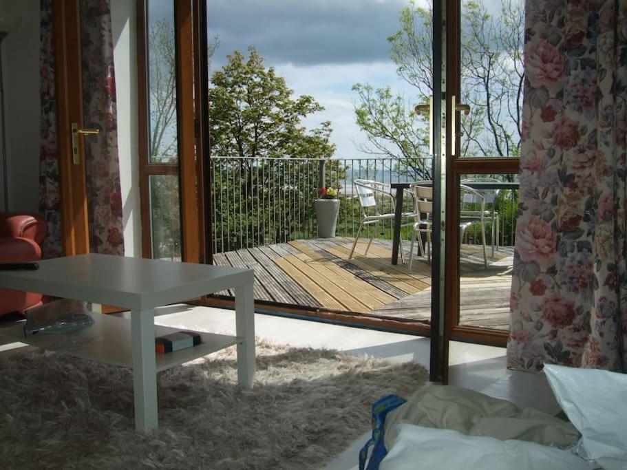 Three-Bedroom House photo 3