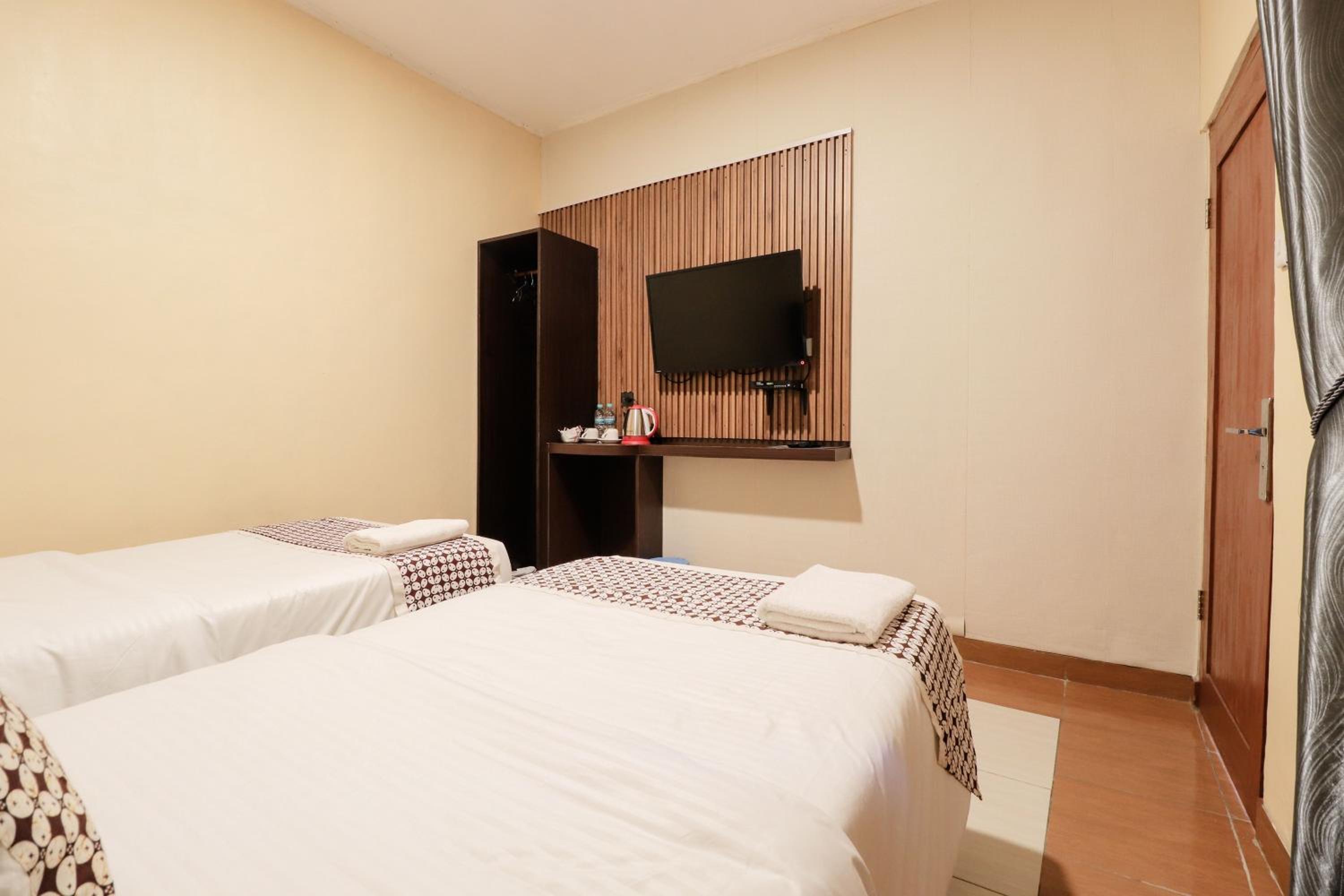 Superior Twin Room - Photo 11