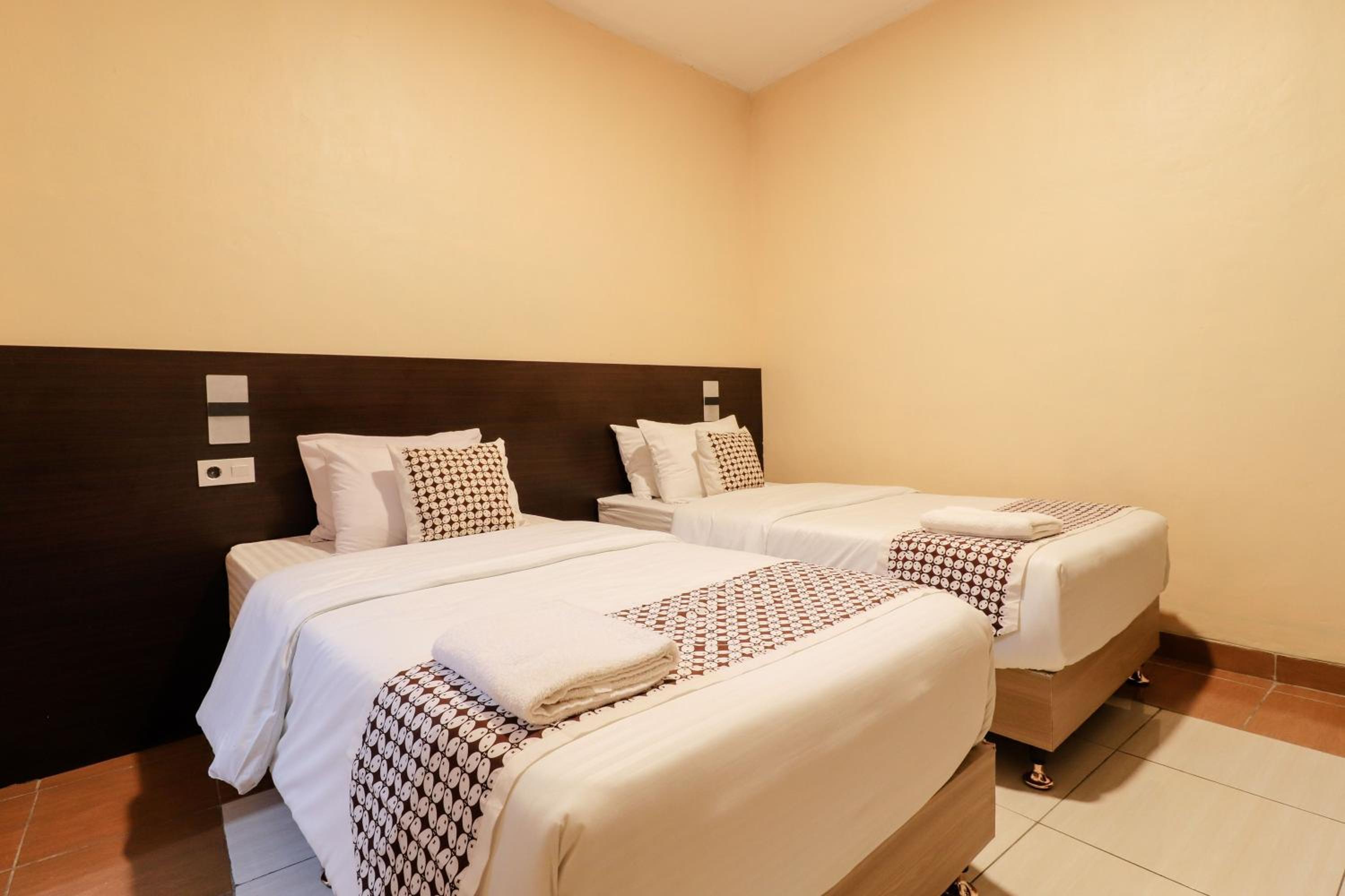 Superior Twin Room - Photo 12