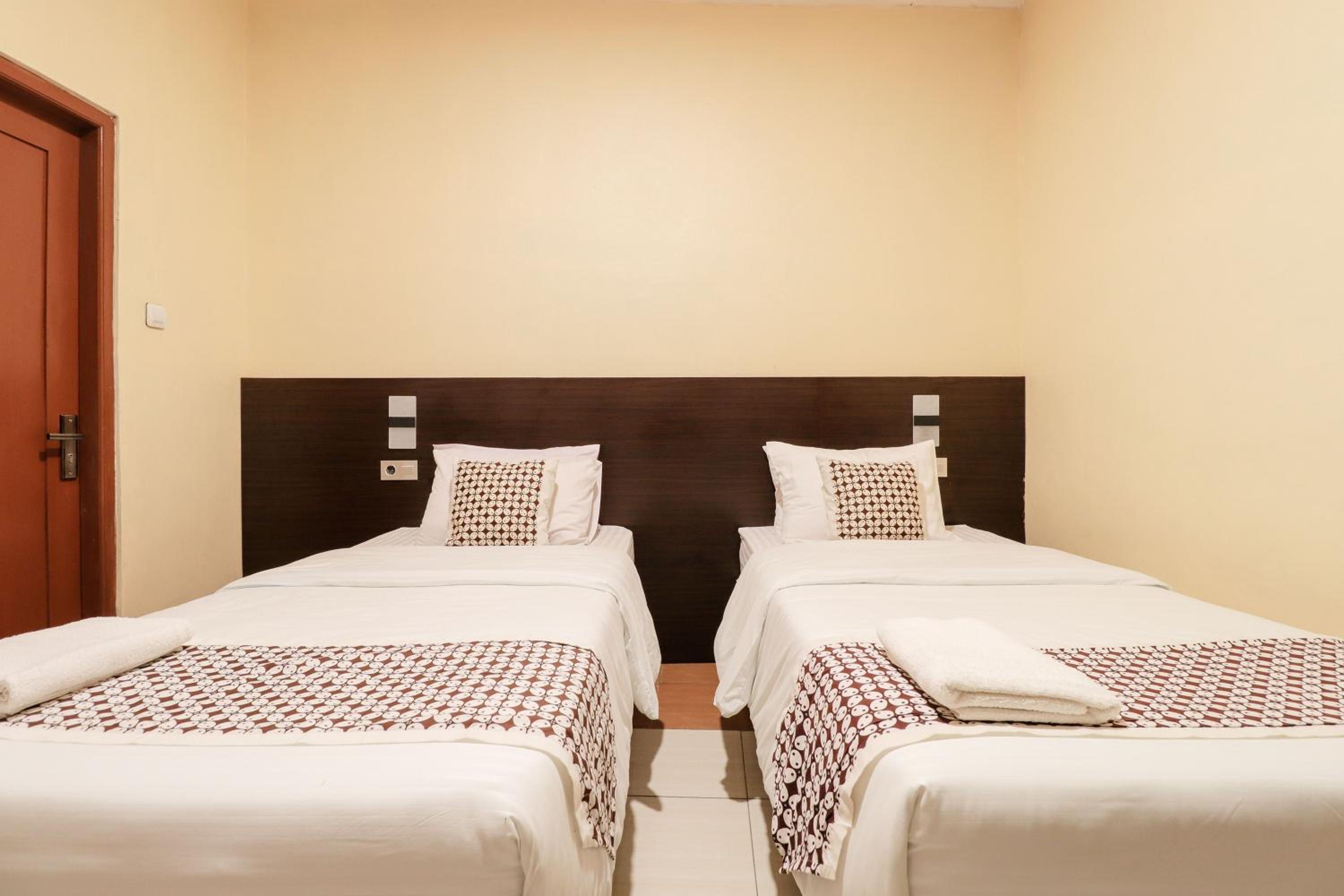 Superior Twin Room - Photo 13
