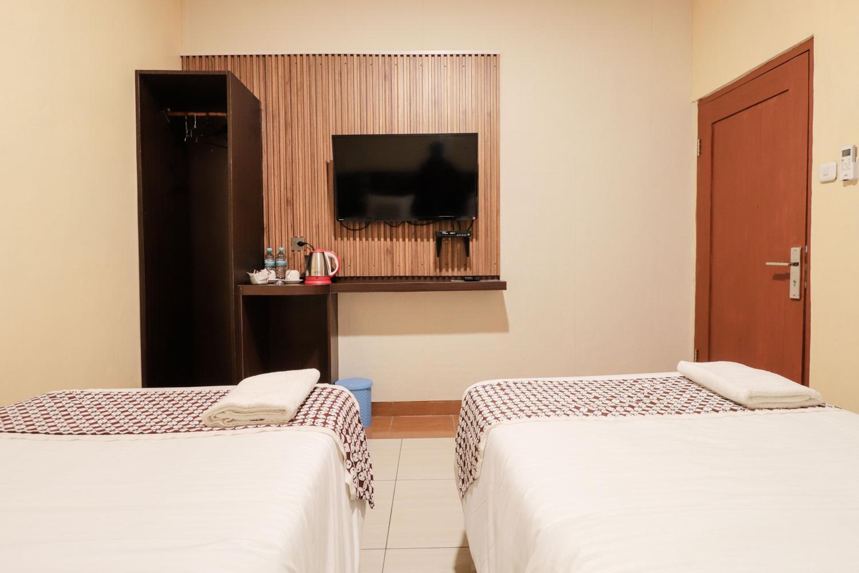 Superior Twin Room - Photo 8