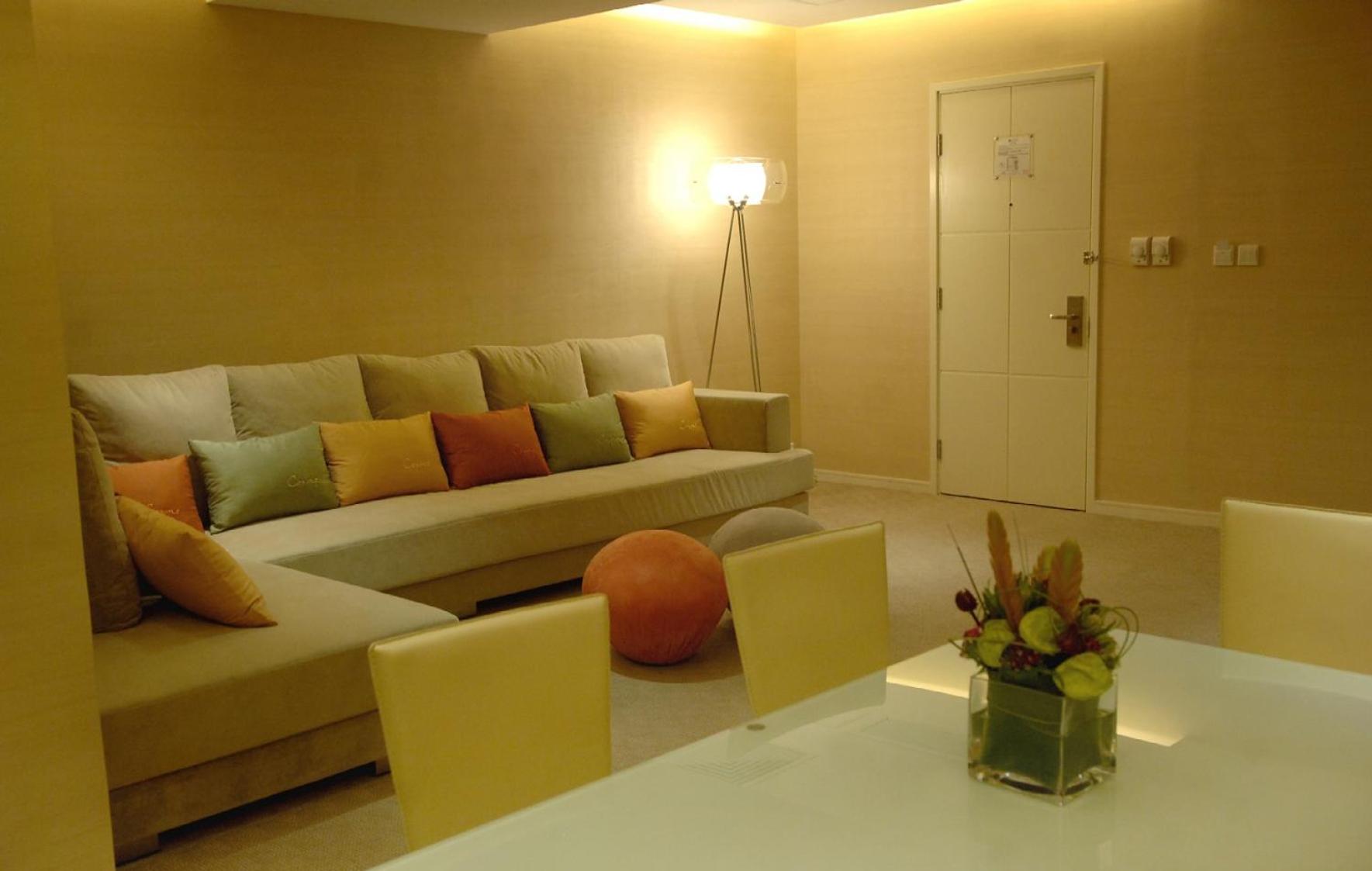 Two-Bedroom Queen and Twin Suite