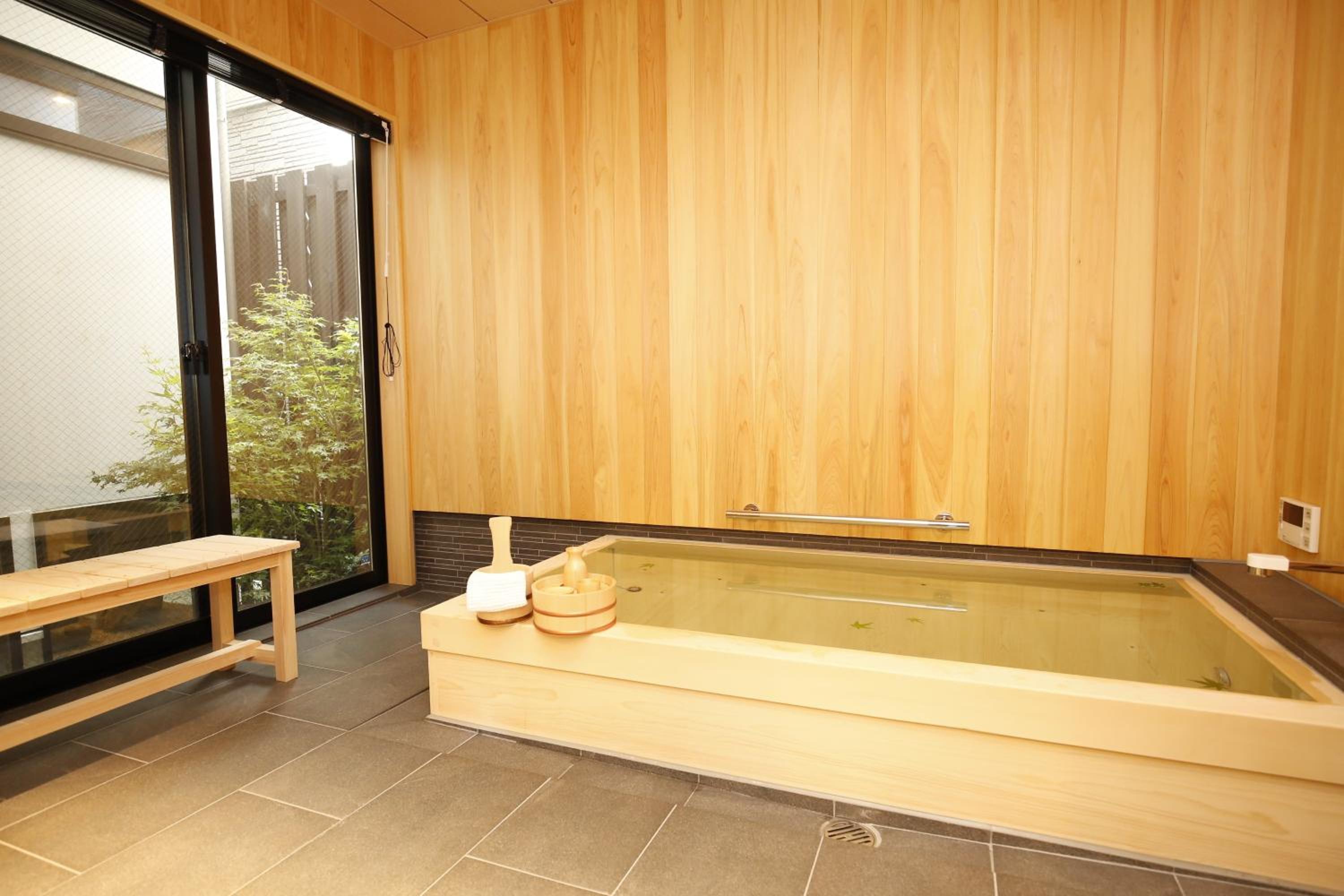 Double Room with Private Bathroom - Photo 7