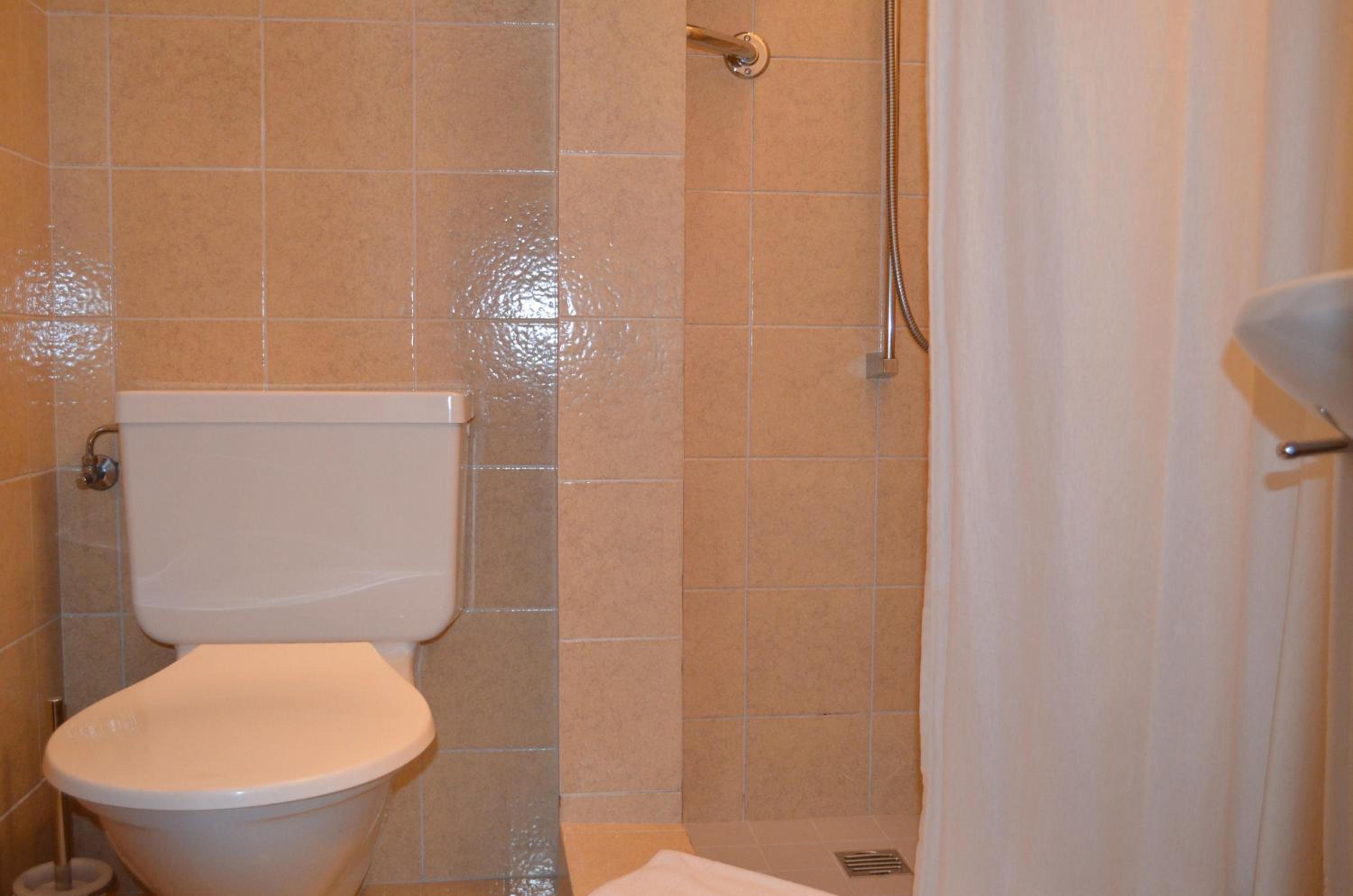 Economy Double Room with Lake View photo 2