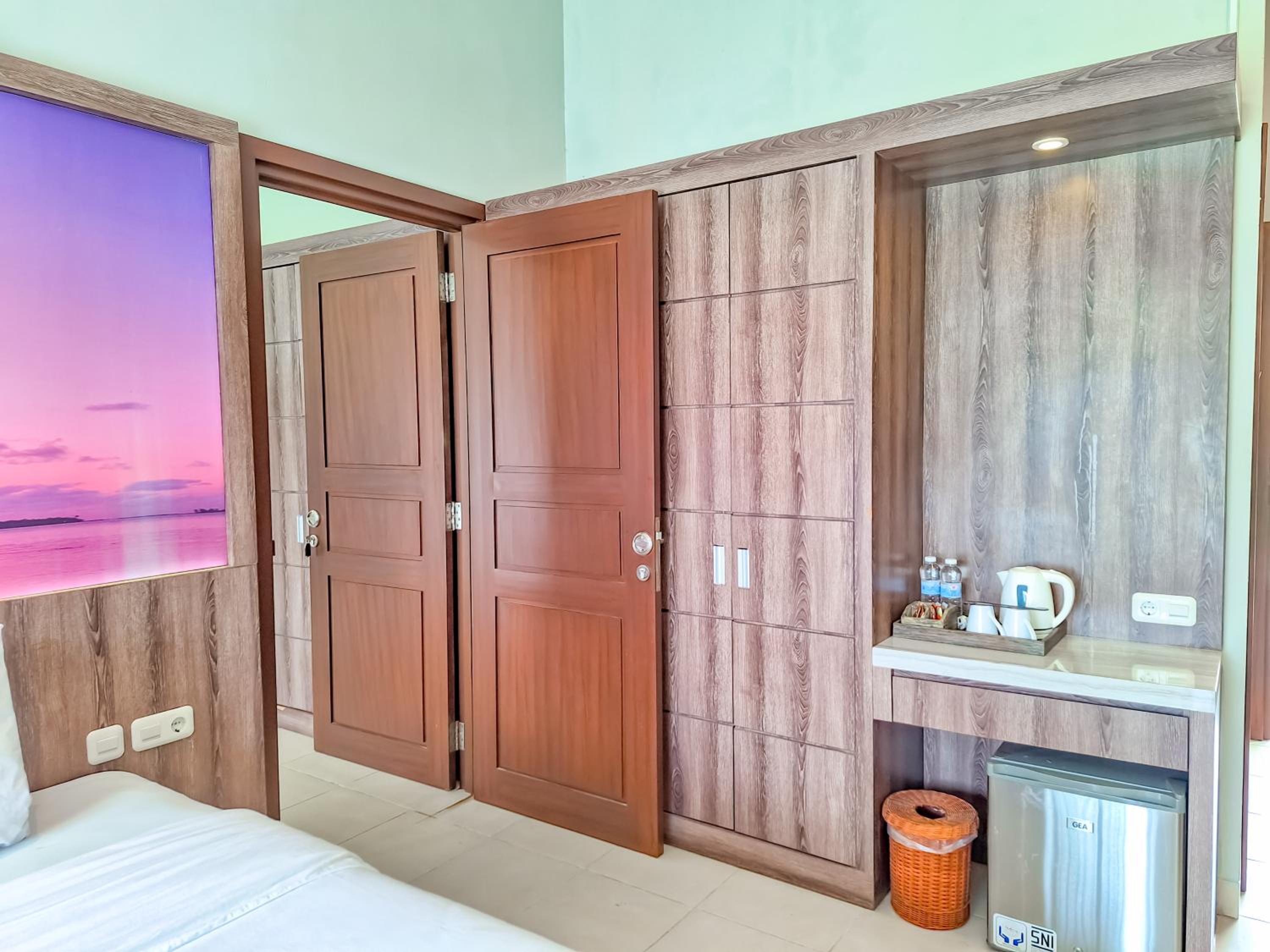 Suite Room Twin Bed - Photo 3