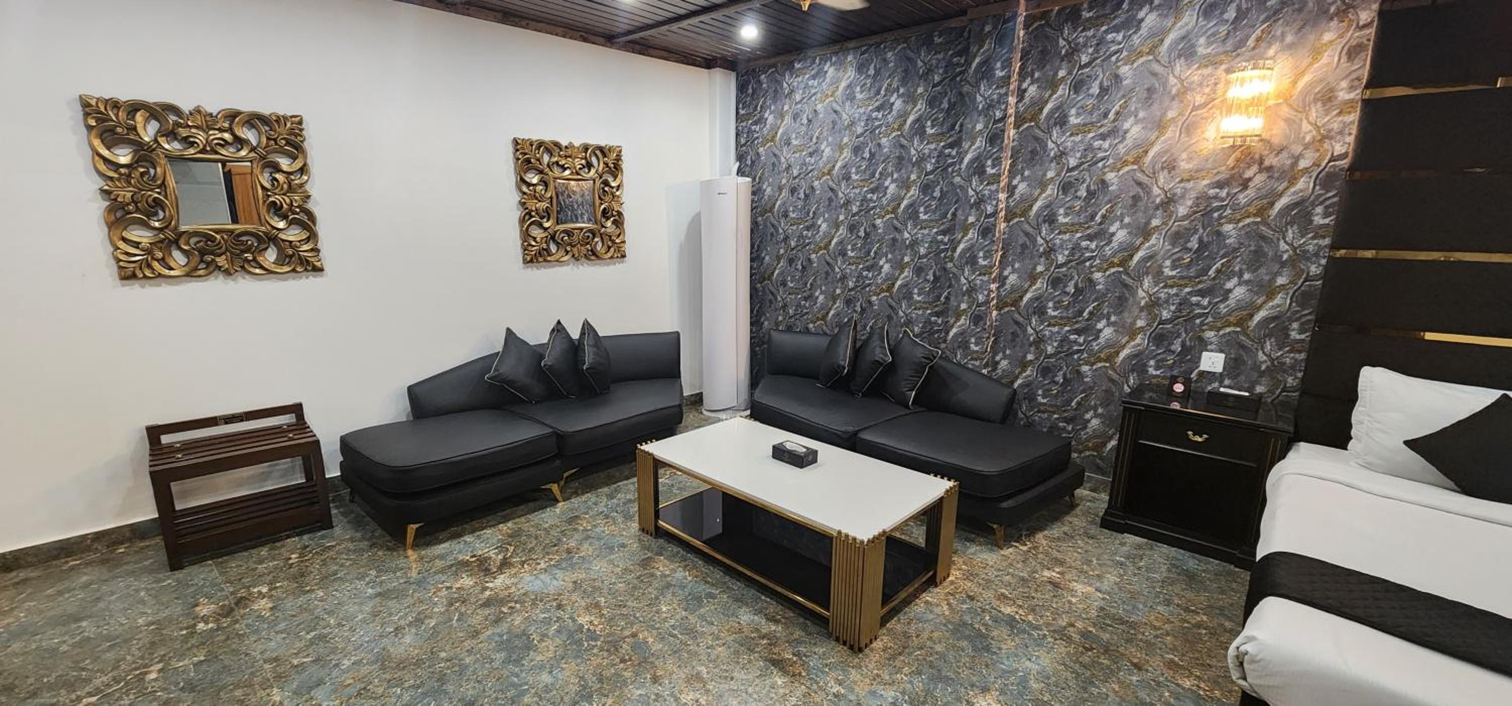 Studio Apartment photo 2