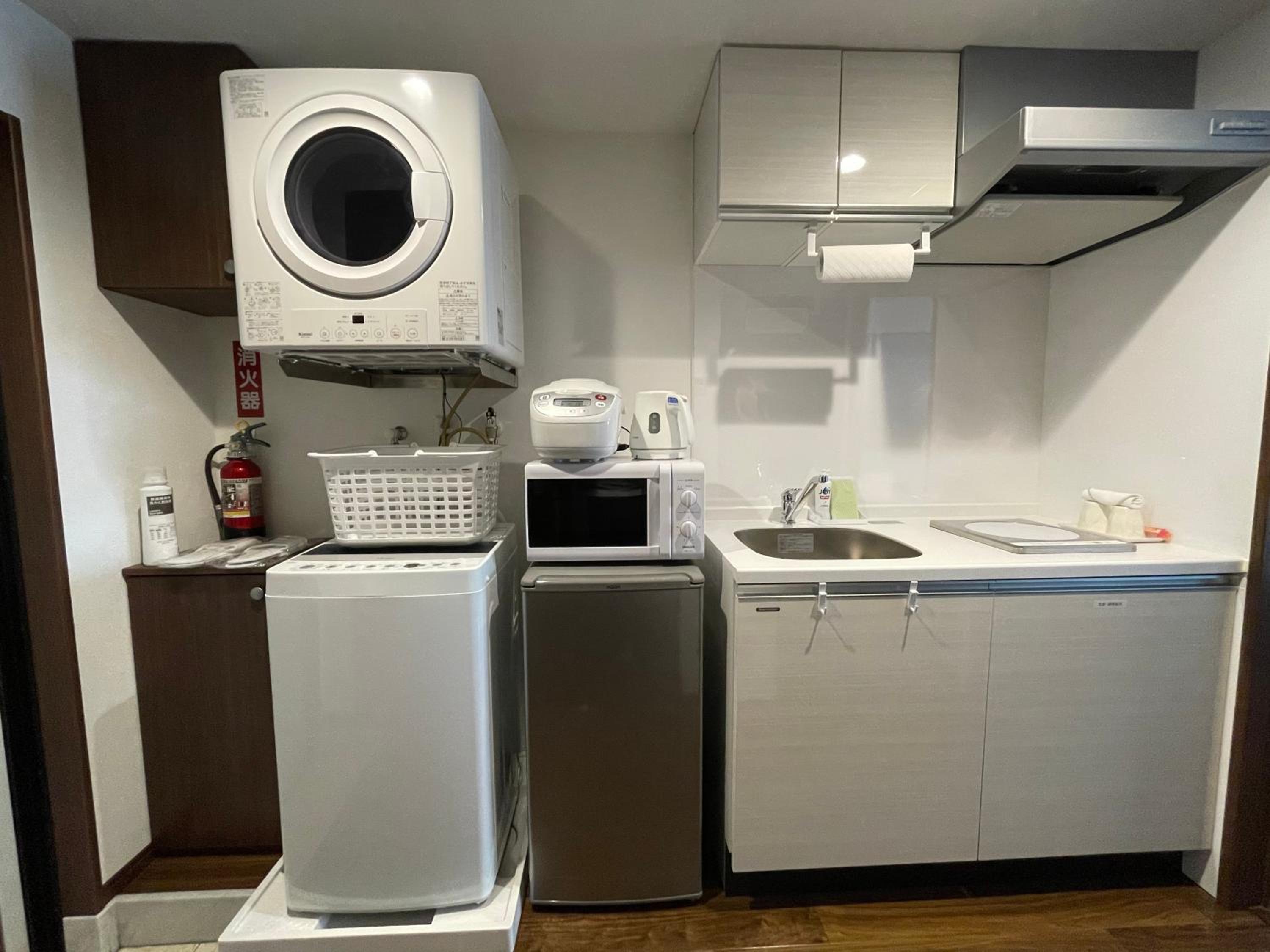 Standard Twin Room - Photo 8
