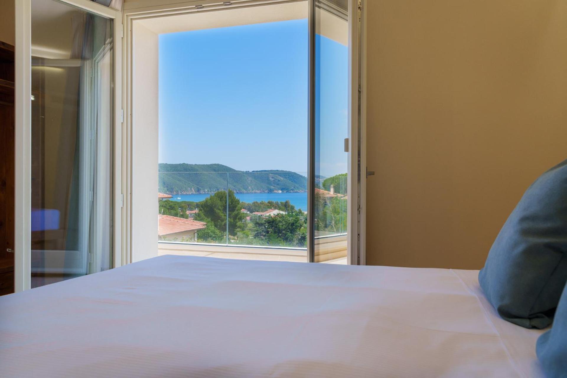 Double Room with Sea View photo 2