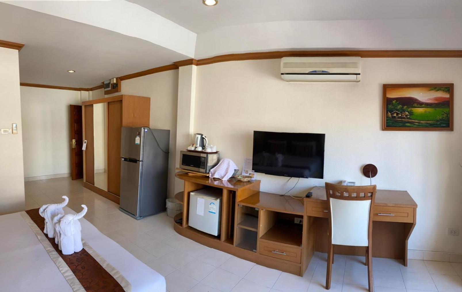 Superior Deluxe Double or Twin Room  photo 2