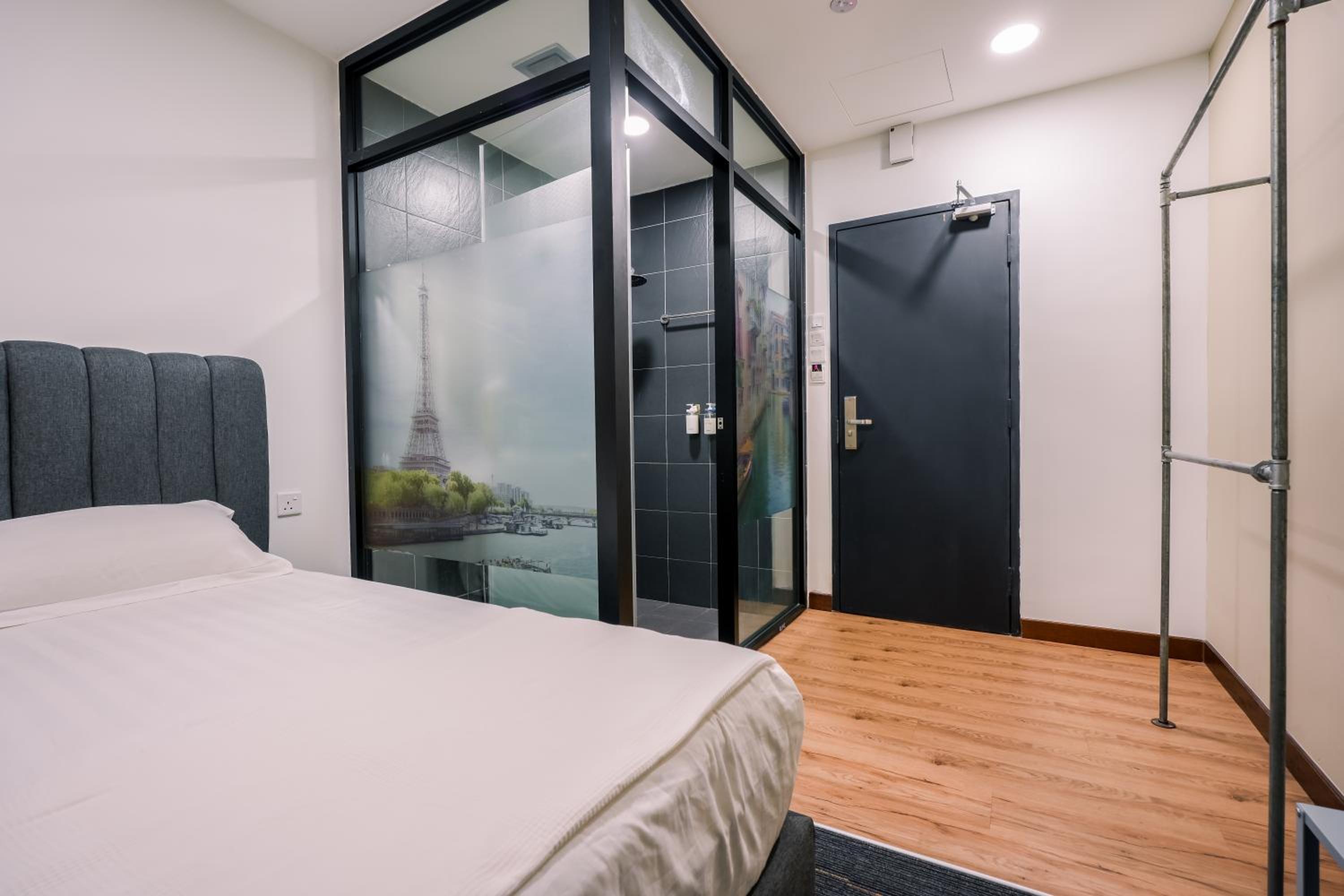 Double Room with Private Bathroom - Photo 3