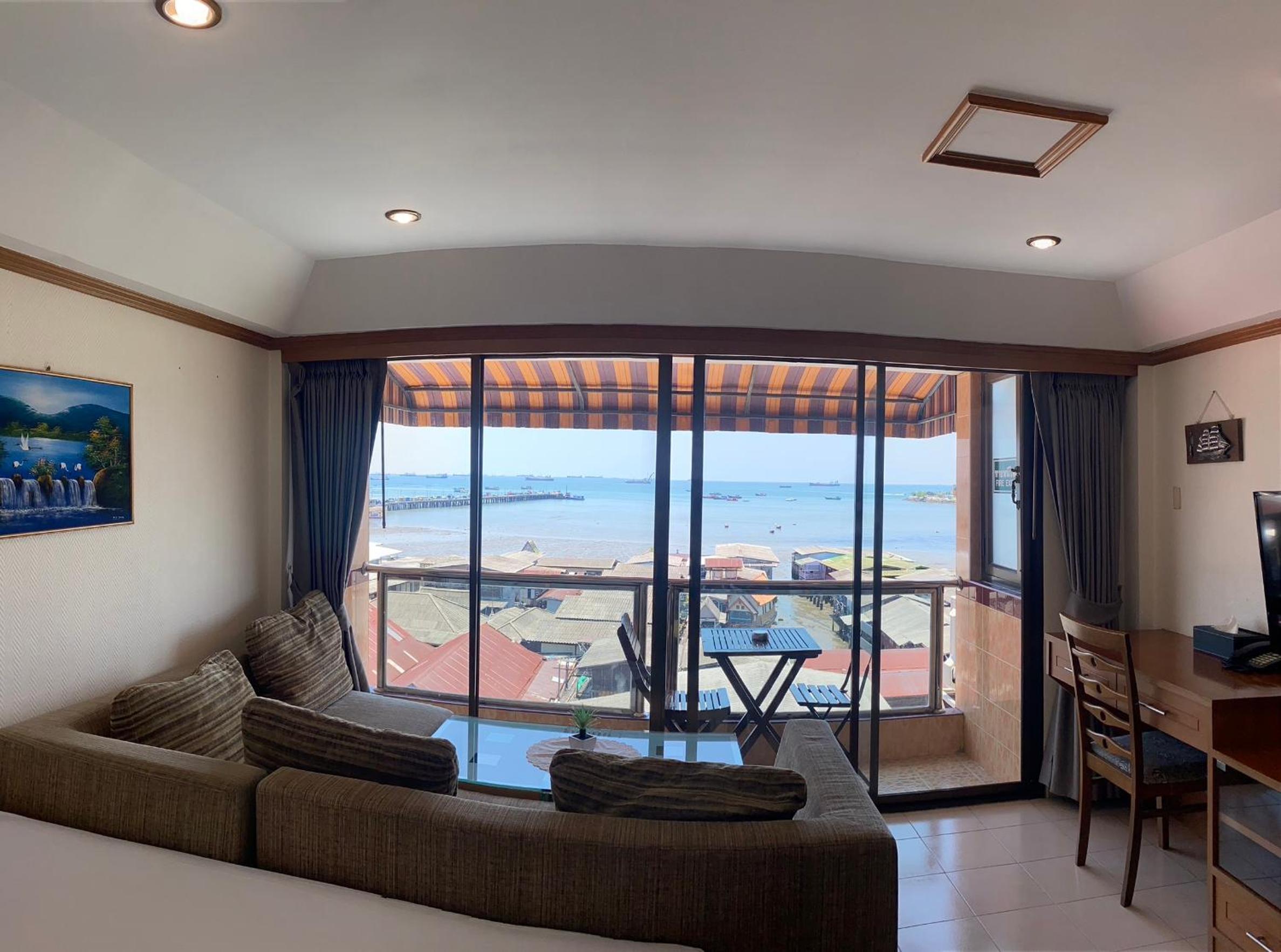 Superior Suite with Sea View photo 3