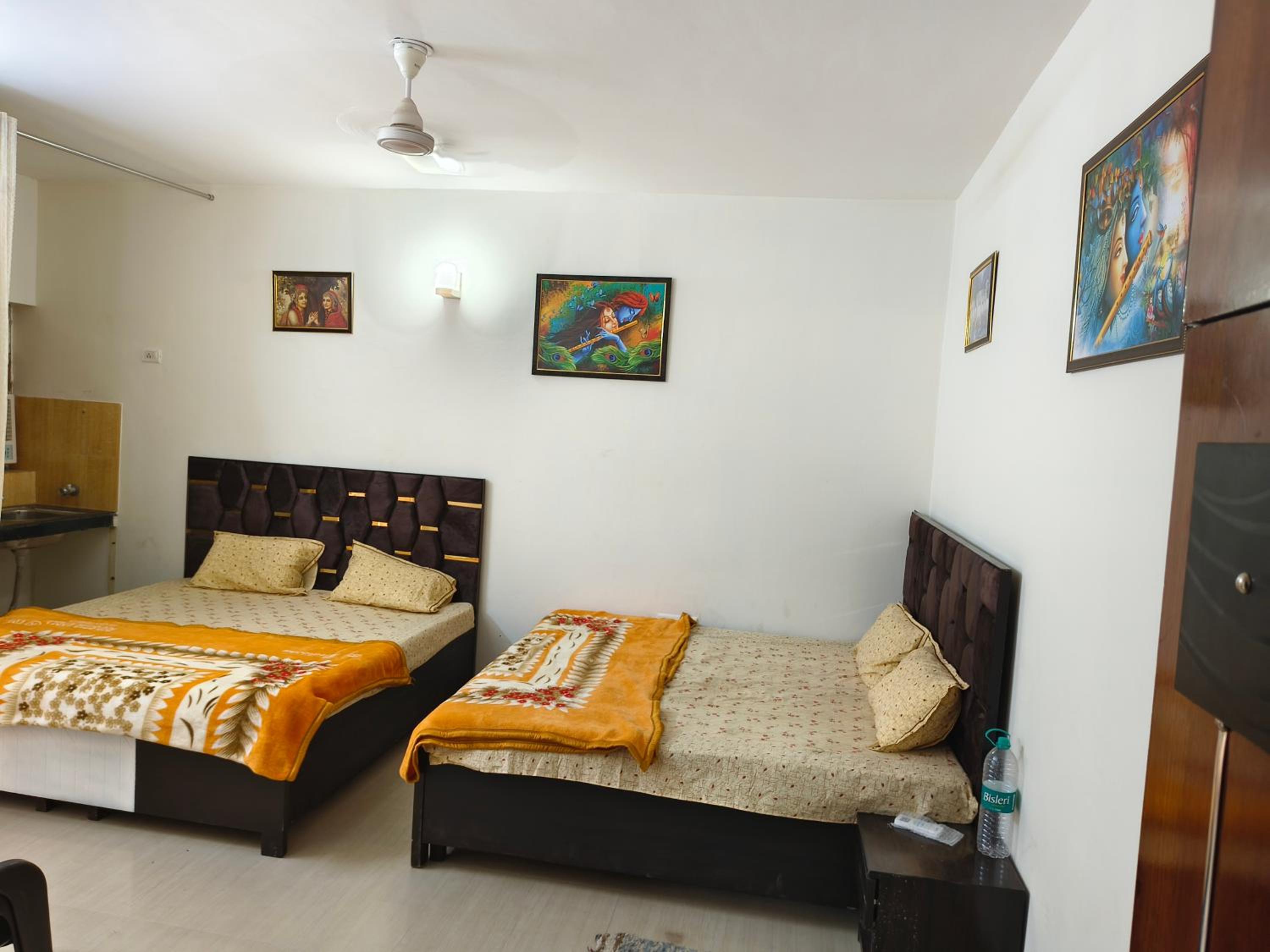 One-Bedroom Apartment photo 1