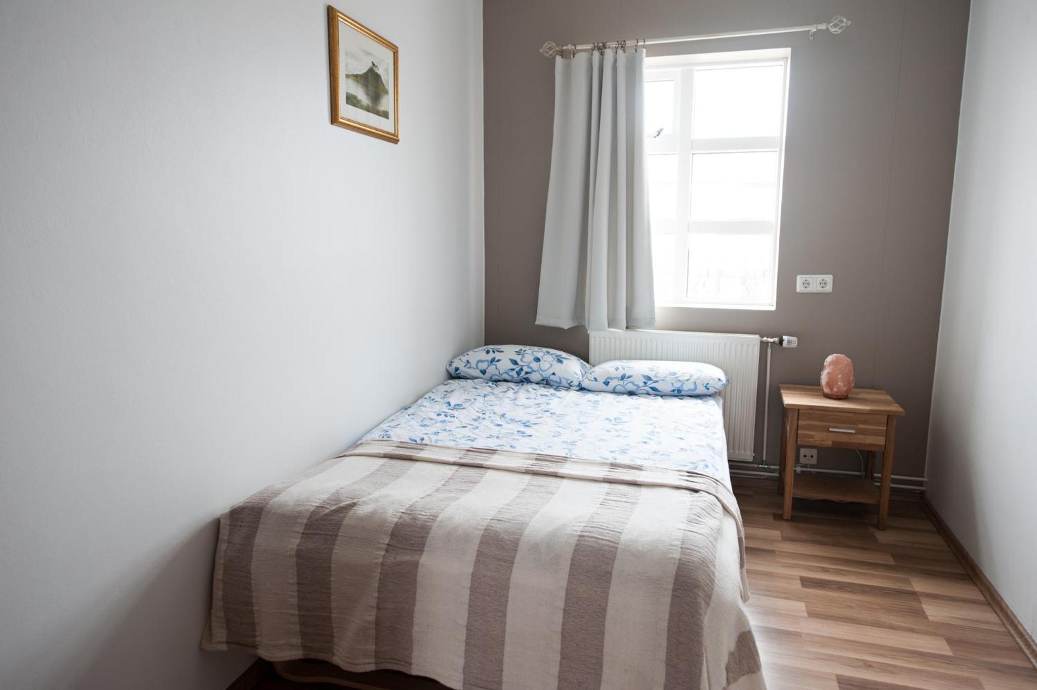 Single Room With Shared Bathroom photo 1