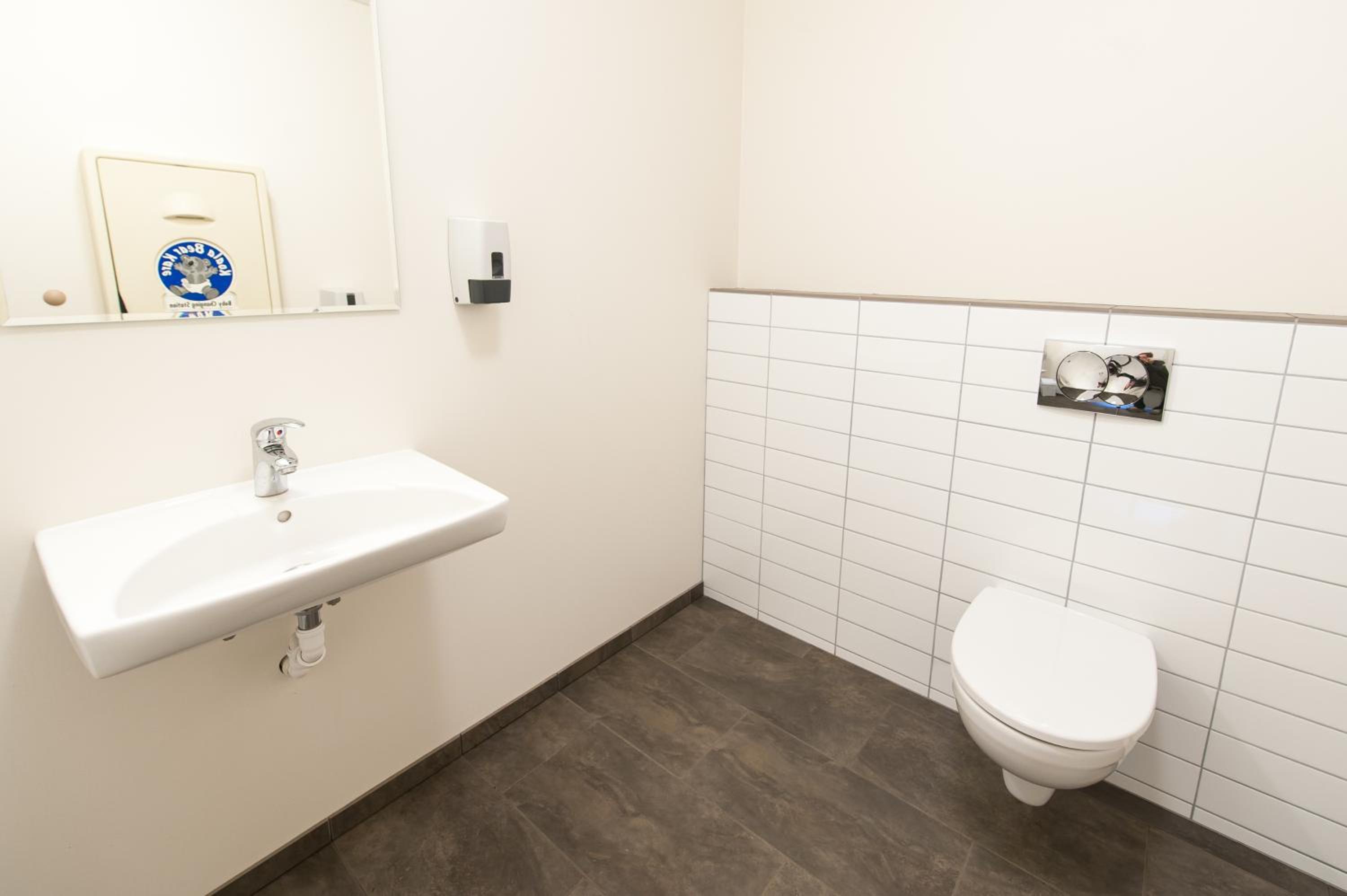 Twin Room With Shared Bathroom photo 3