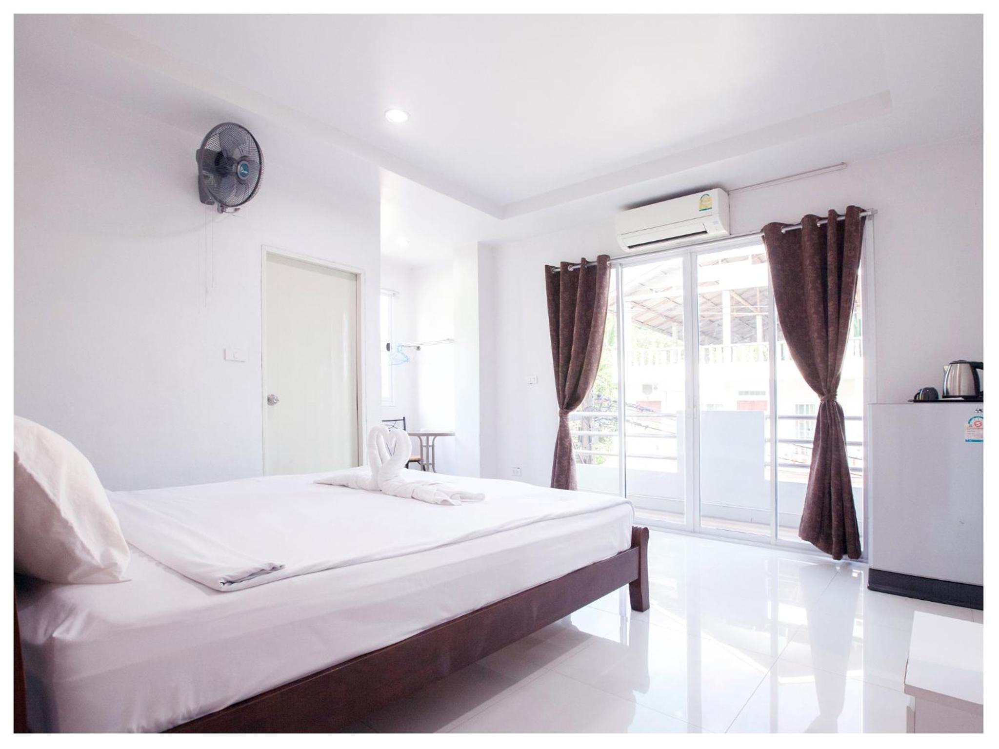 Deluxe Double Room Balcony with Air-conditioning
