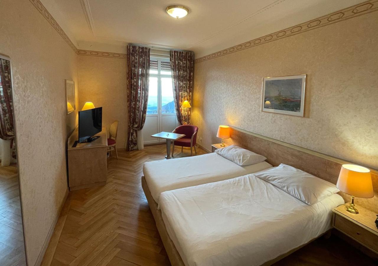 Double Room with Mountain View - Photo 6