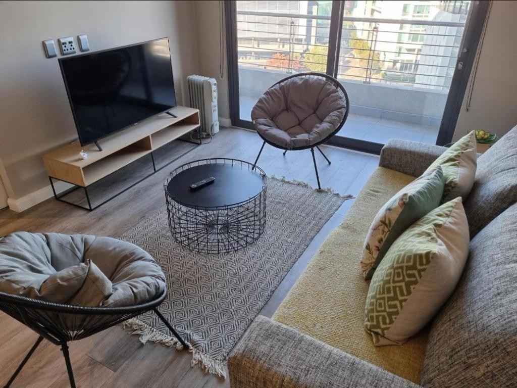 One-Bedroom Apartment - Photo 4