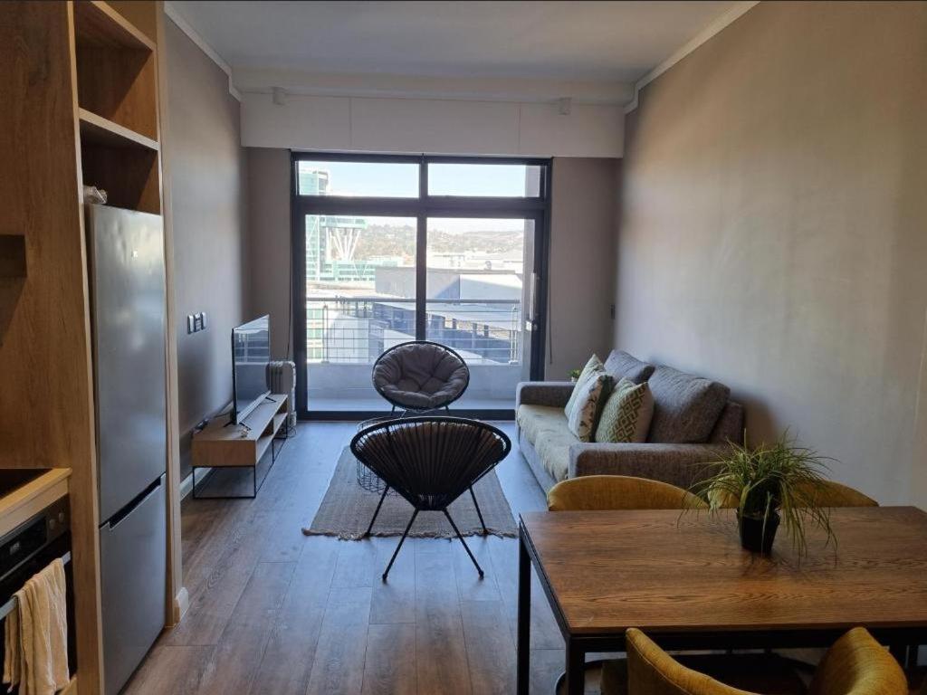 One-Bedroom Apartment - Photo 6