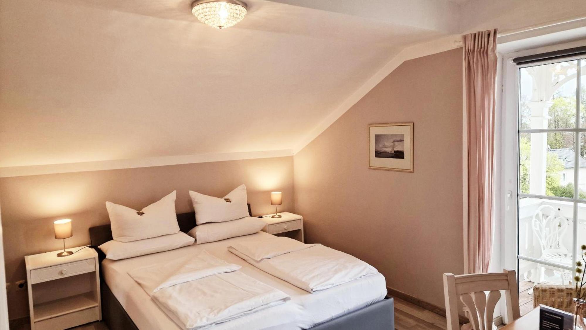 Double Room with Balcony photo 2