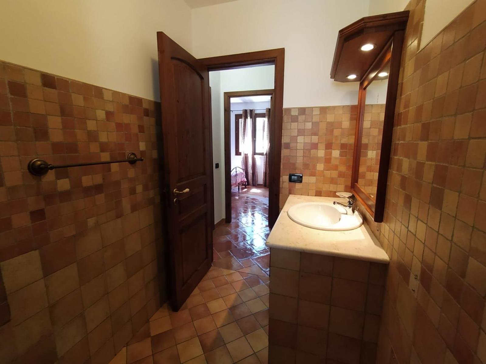 Four-Bedroom House photo 3
