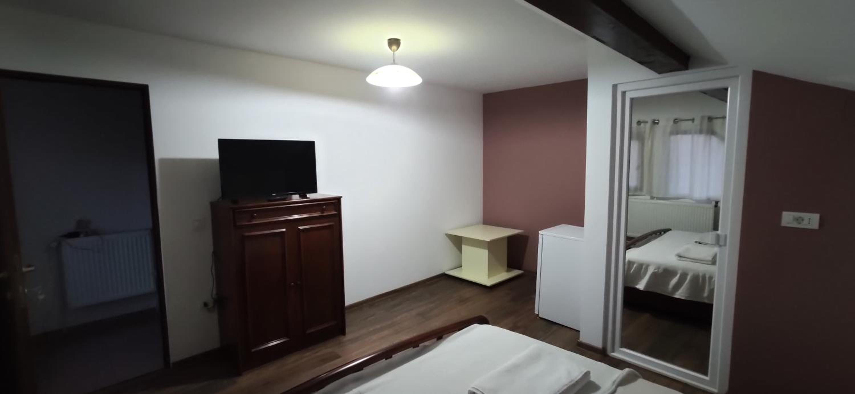 Deluxe Double Room (2 Adults + 1 Child) photo 3
