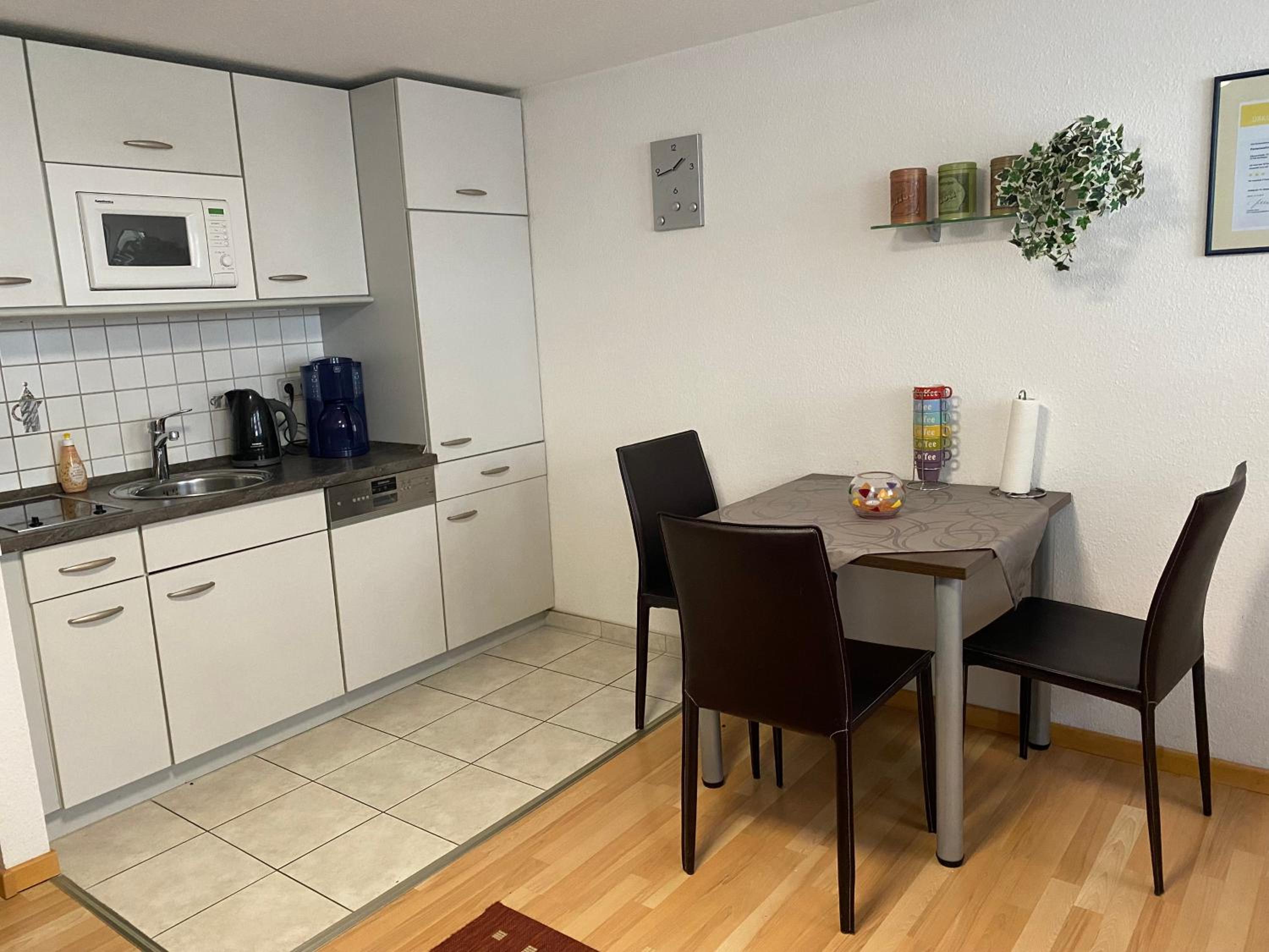 One-Bedroom Apartment - Photo 2