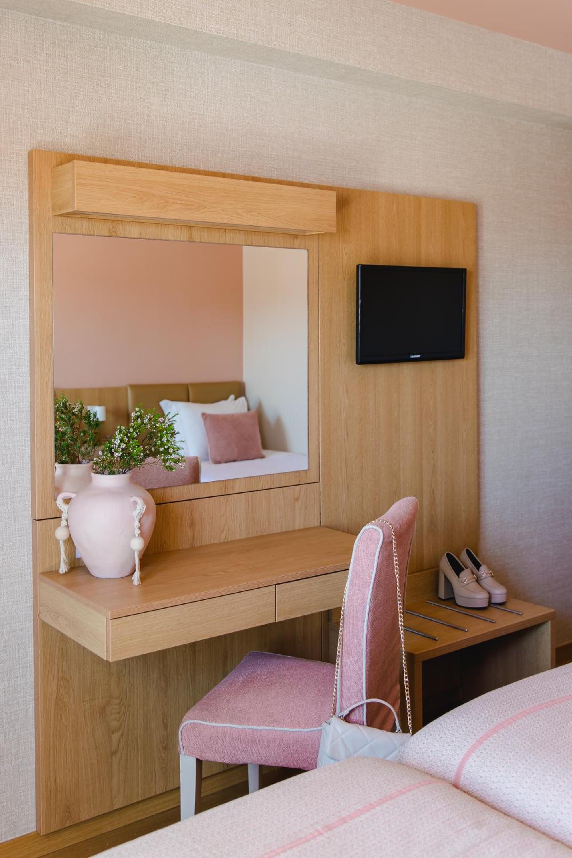 Double or Twin Room - Photo 11