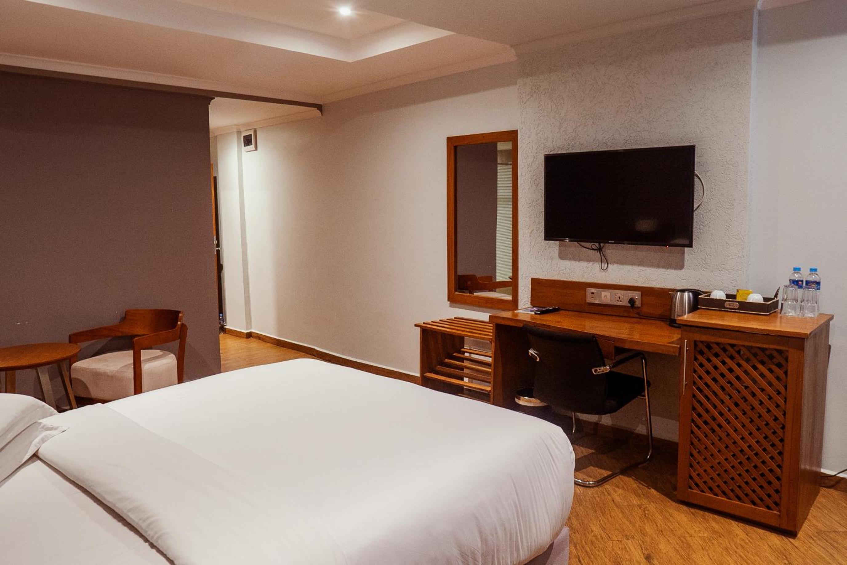 Standard Double Room - Photo 6