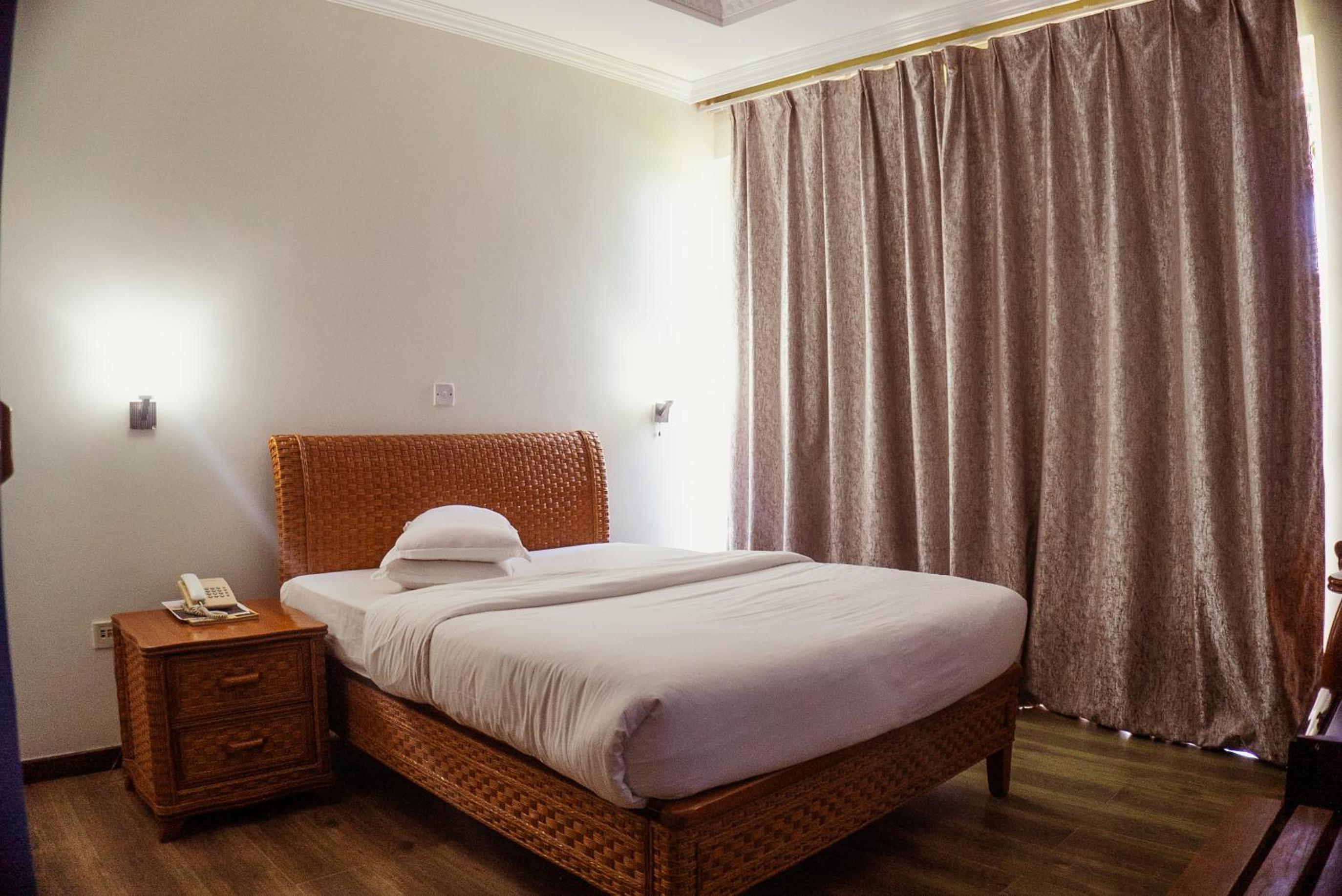 Standard Double Room - Photo 4