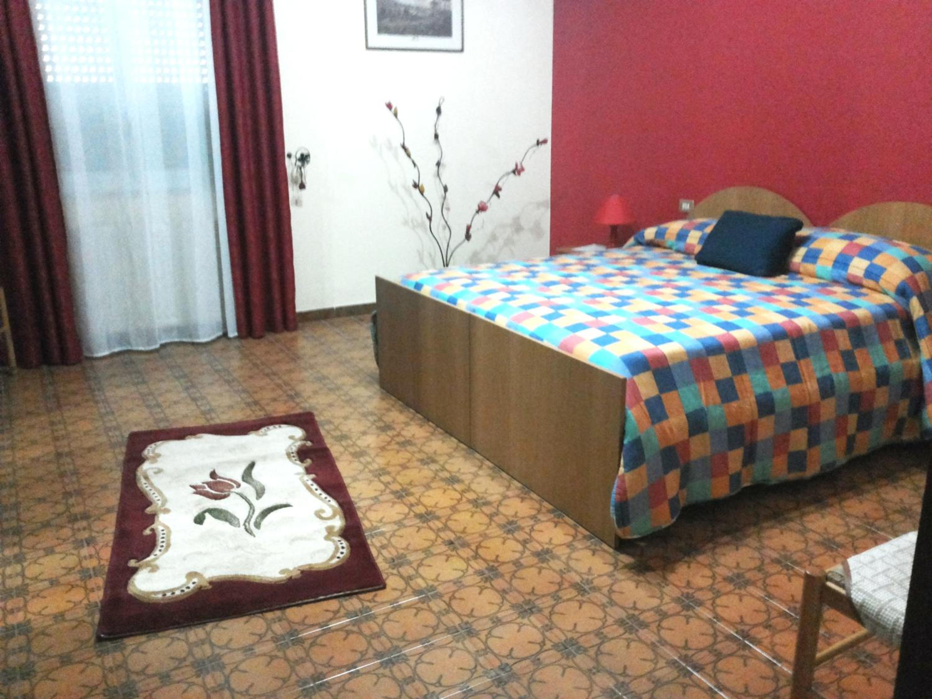 Deluxe Room (2 Adults + 1 Child) - Photo 5