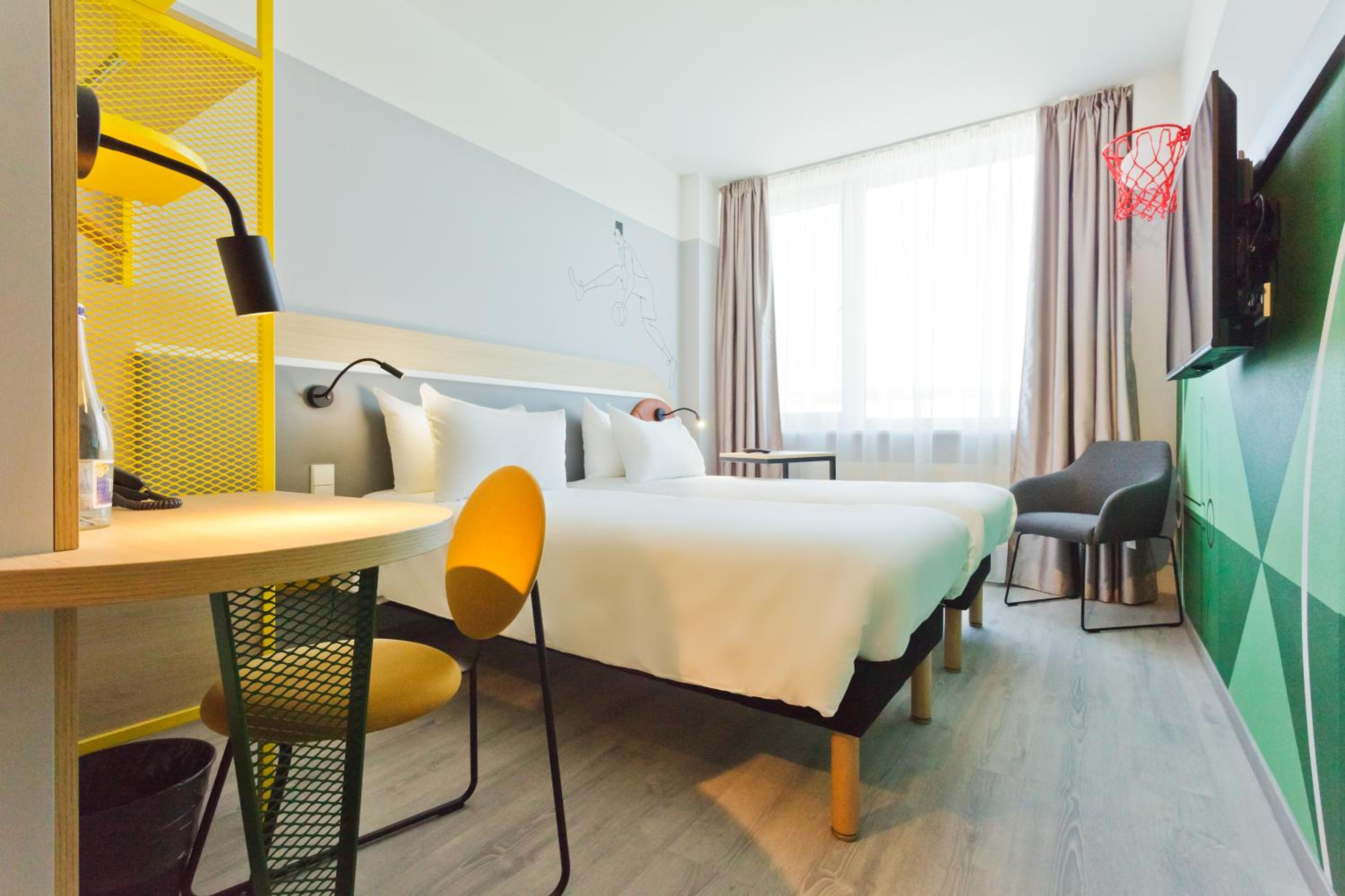Twin Room - Photo 2