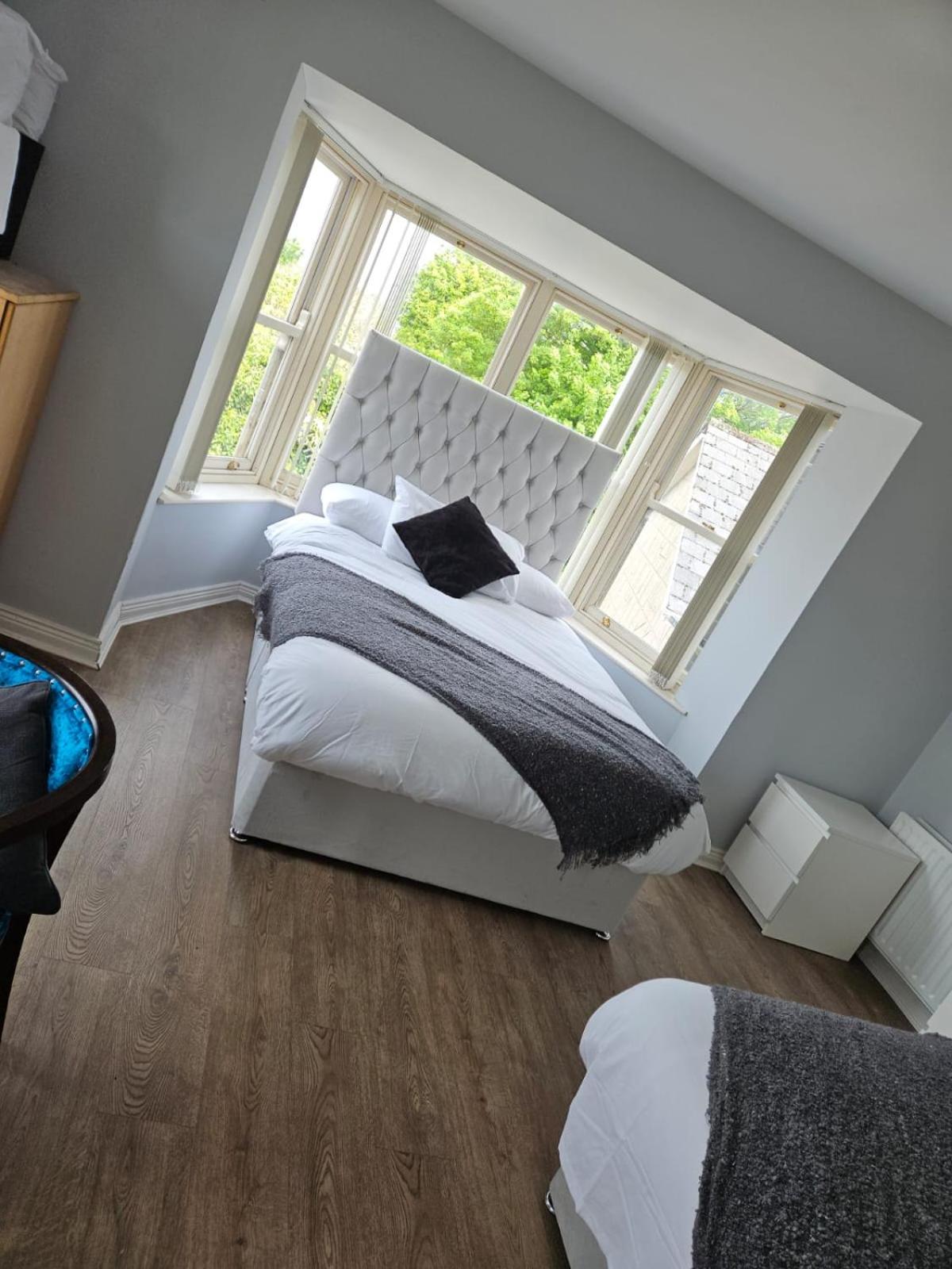 Large Twin Room photo 3