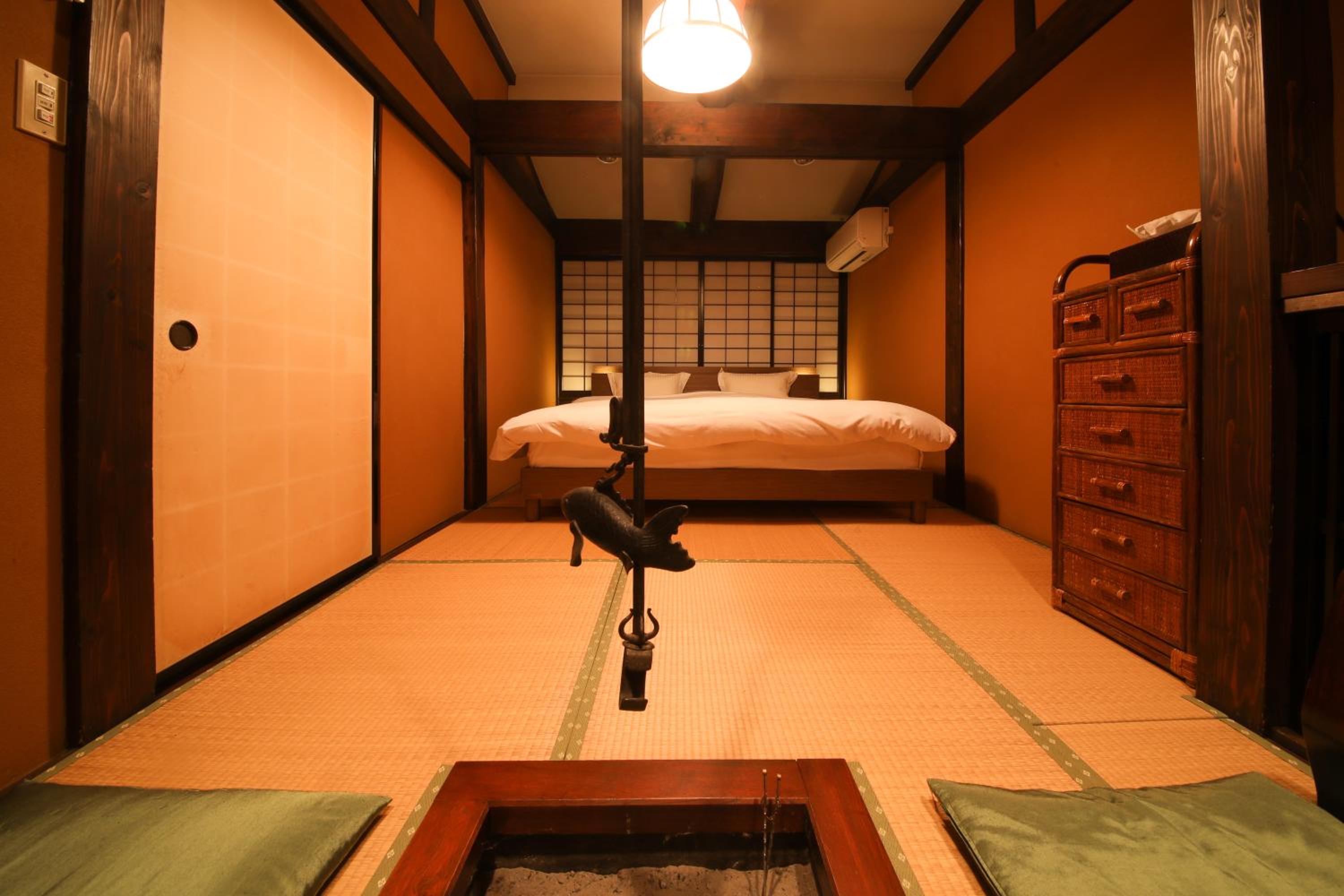Family Room with Tatami Area thumbnail 6