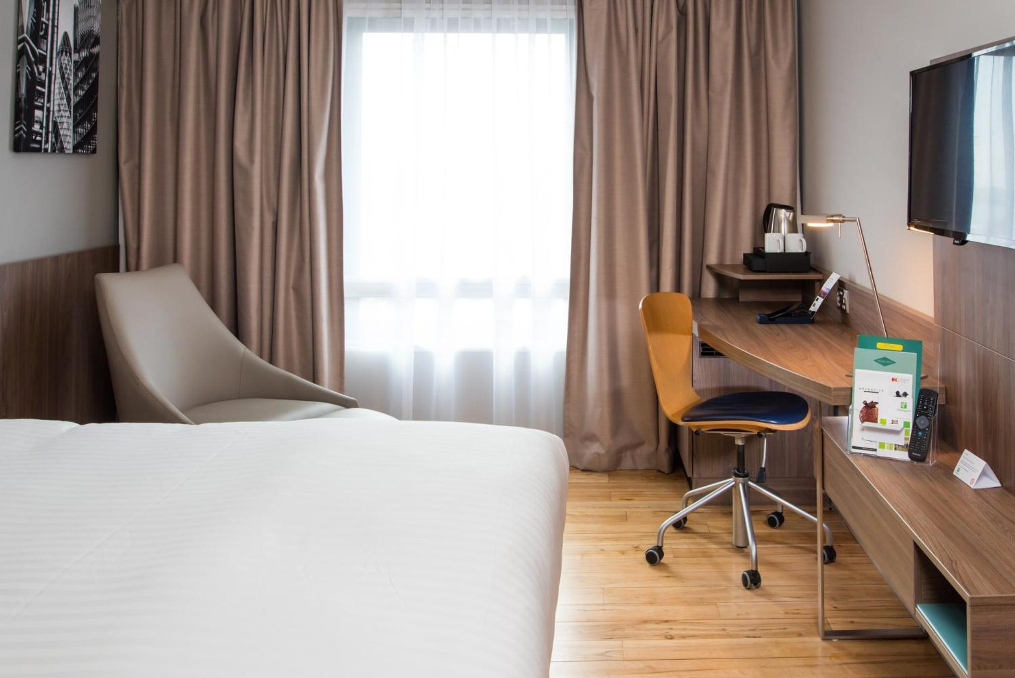 Double Room with Sofa Bed photo 3