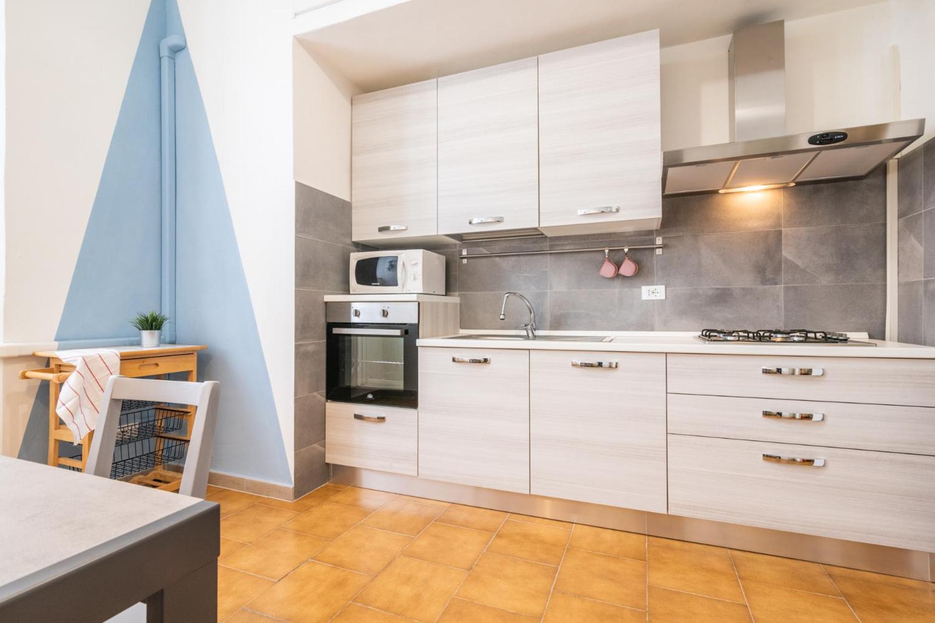 Apartment photo 2