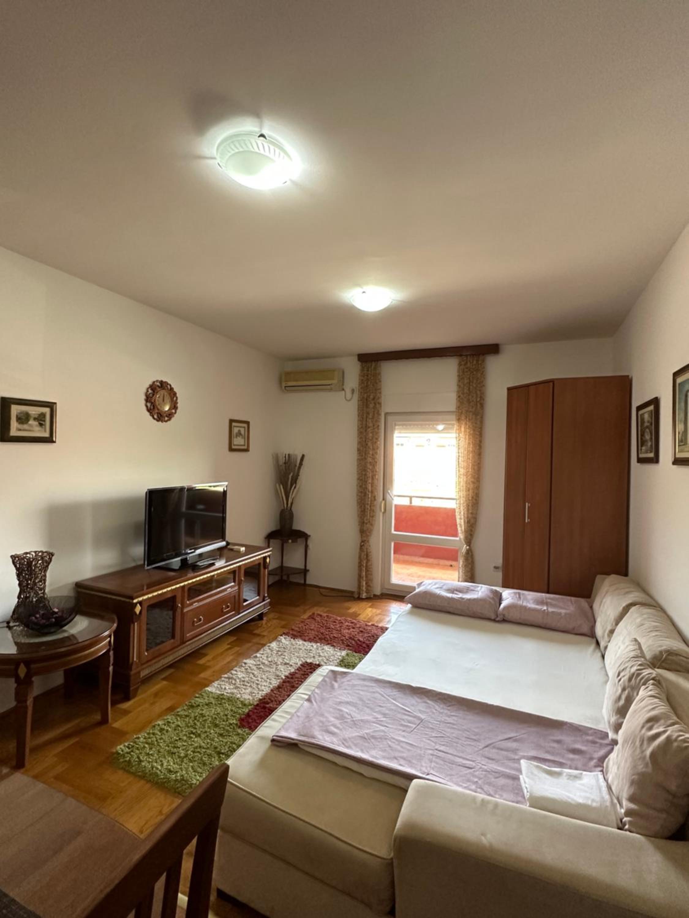 Studio Apartment photo 1
