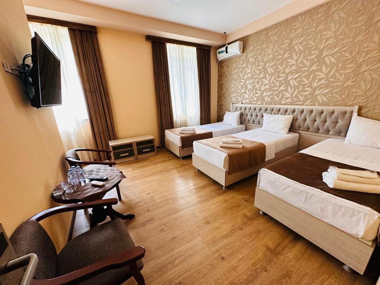 Classic Triple Room - Photo 2