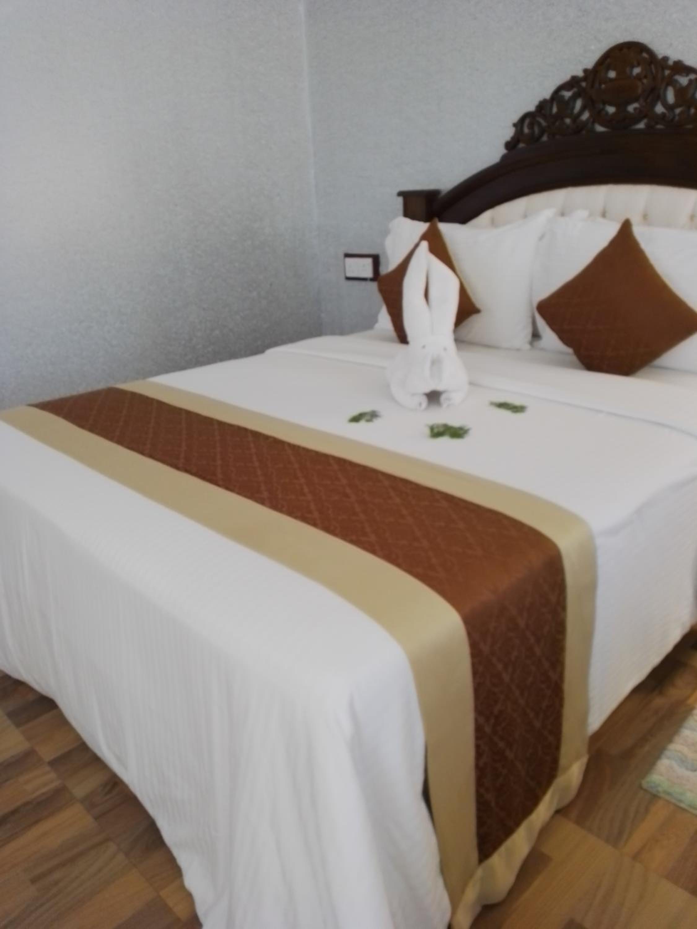 Suite with Lake View