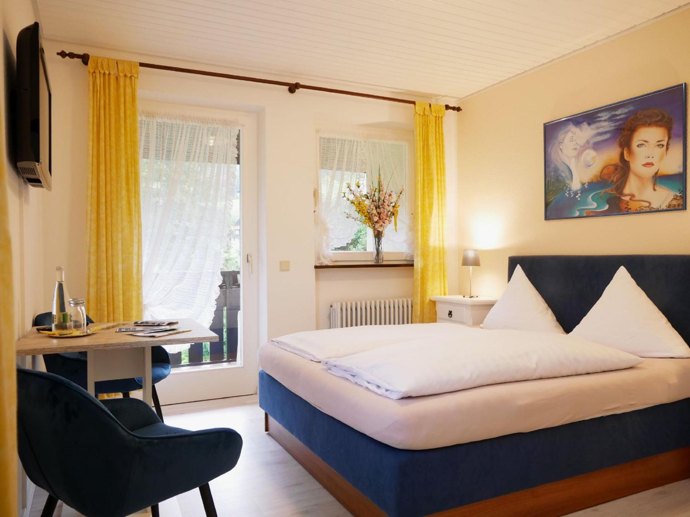Deluxe Double Room with Balcony photo 2
