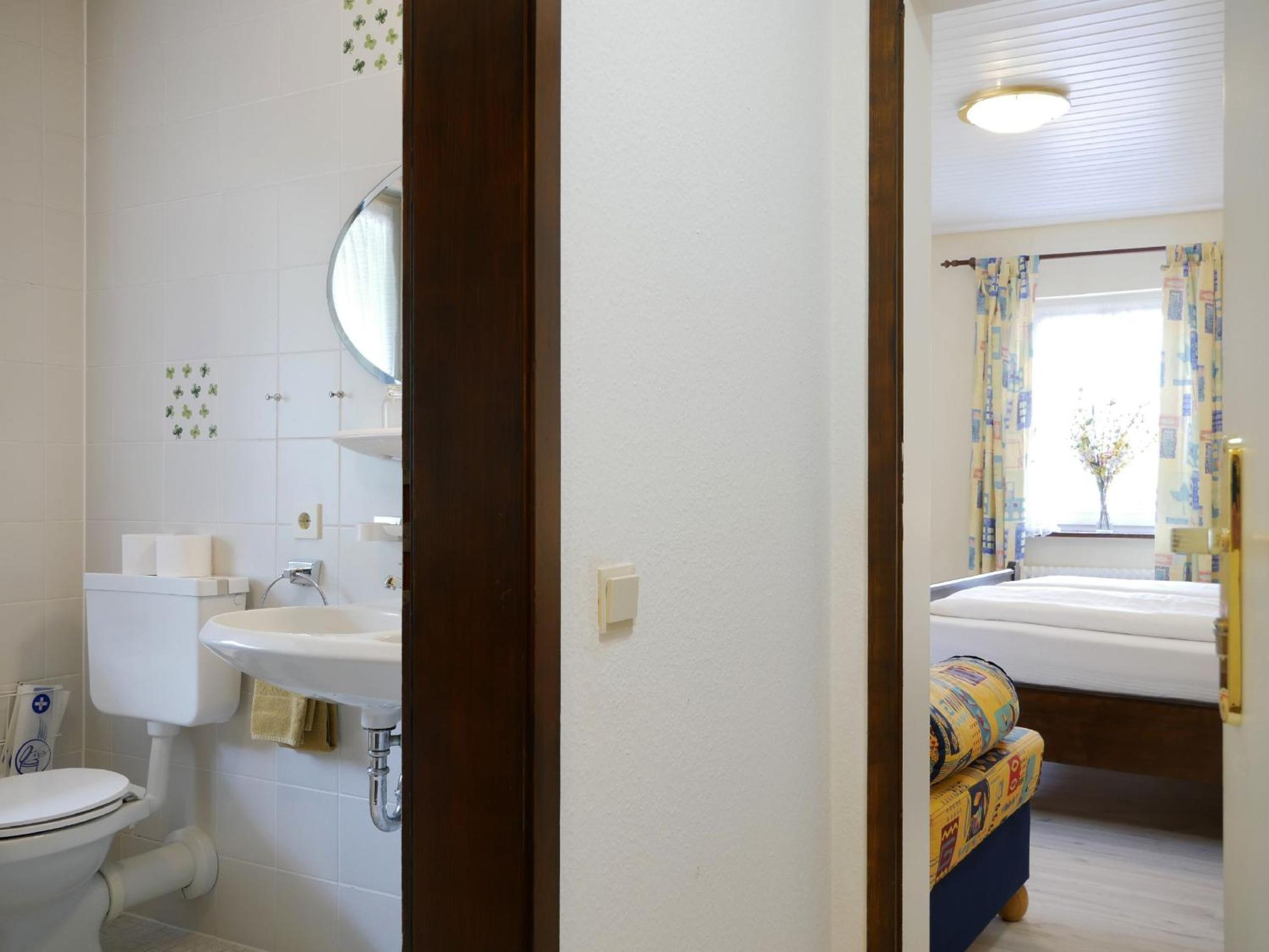 Budget Double Room photo 2