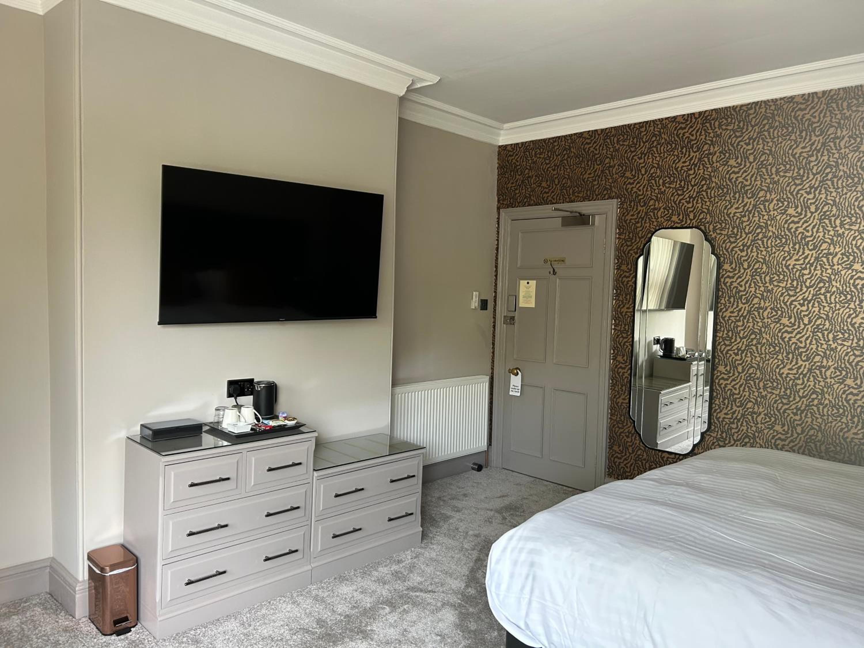 Superior Deluxe Double or Twin Room  - Photo 27