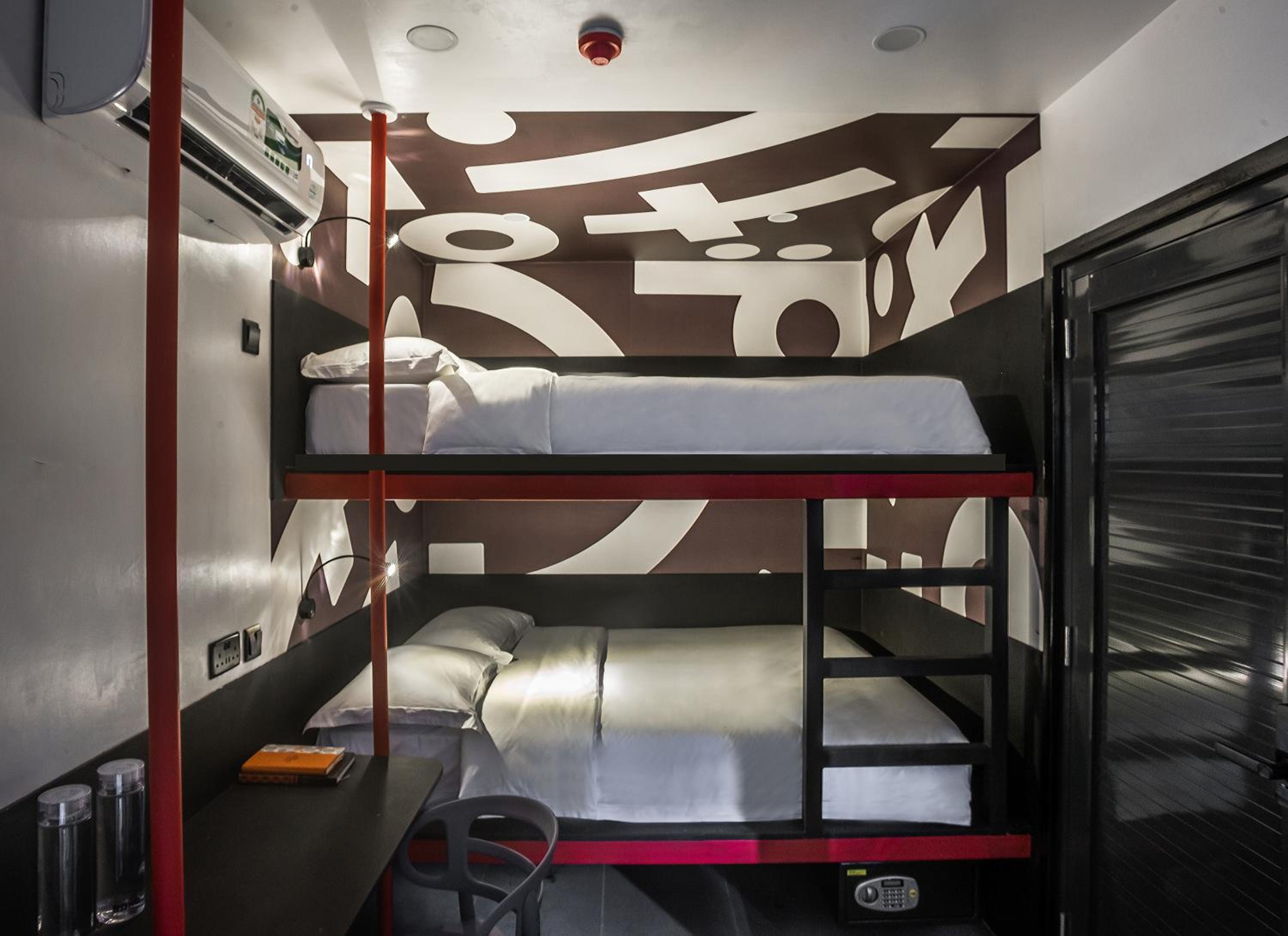 Quadruple Room with Bathroom photo 2