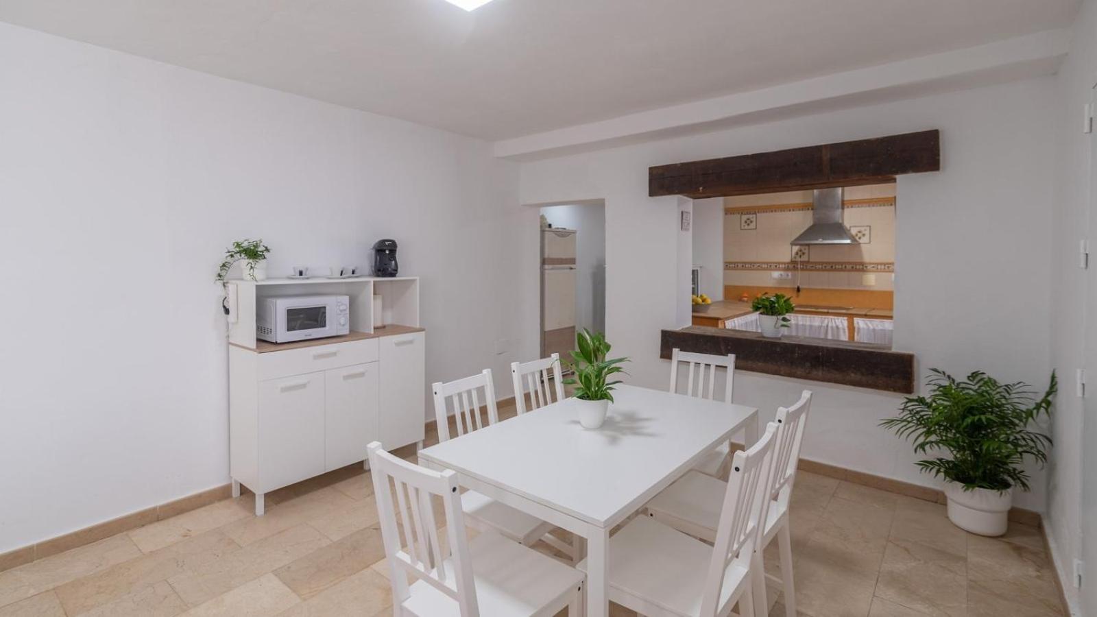 Three-Bedroom House photo 2