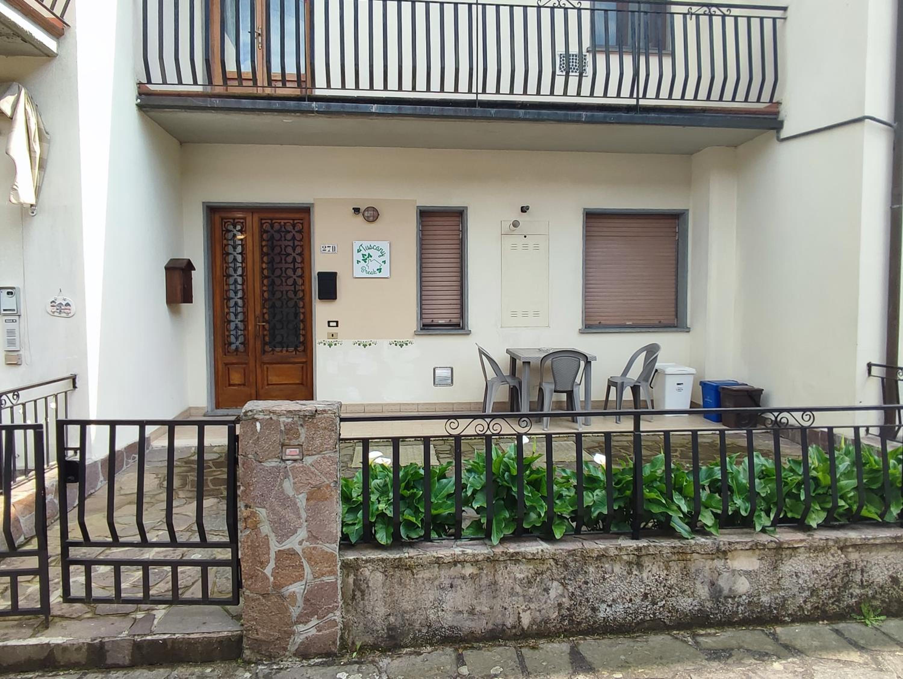 Three-Bedroom Apartment - Photo 2